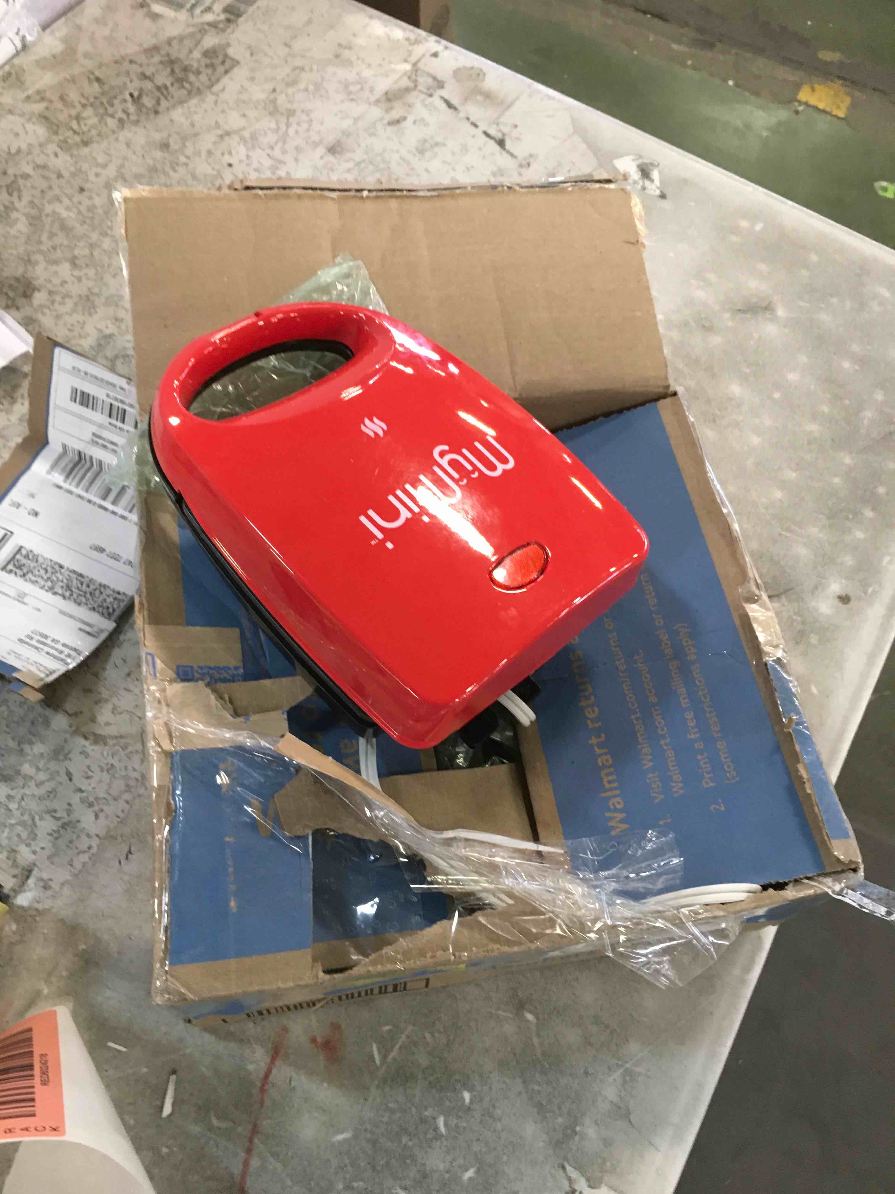 https://s3.amazonaws.com/lotting-images-prod/bidfta/RED6024217_1708714717139.jpeg