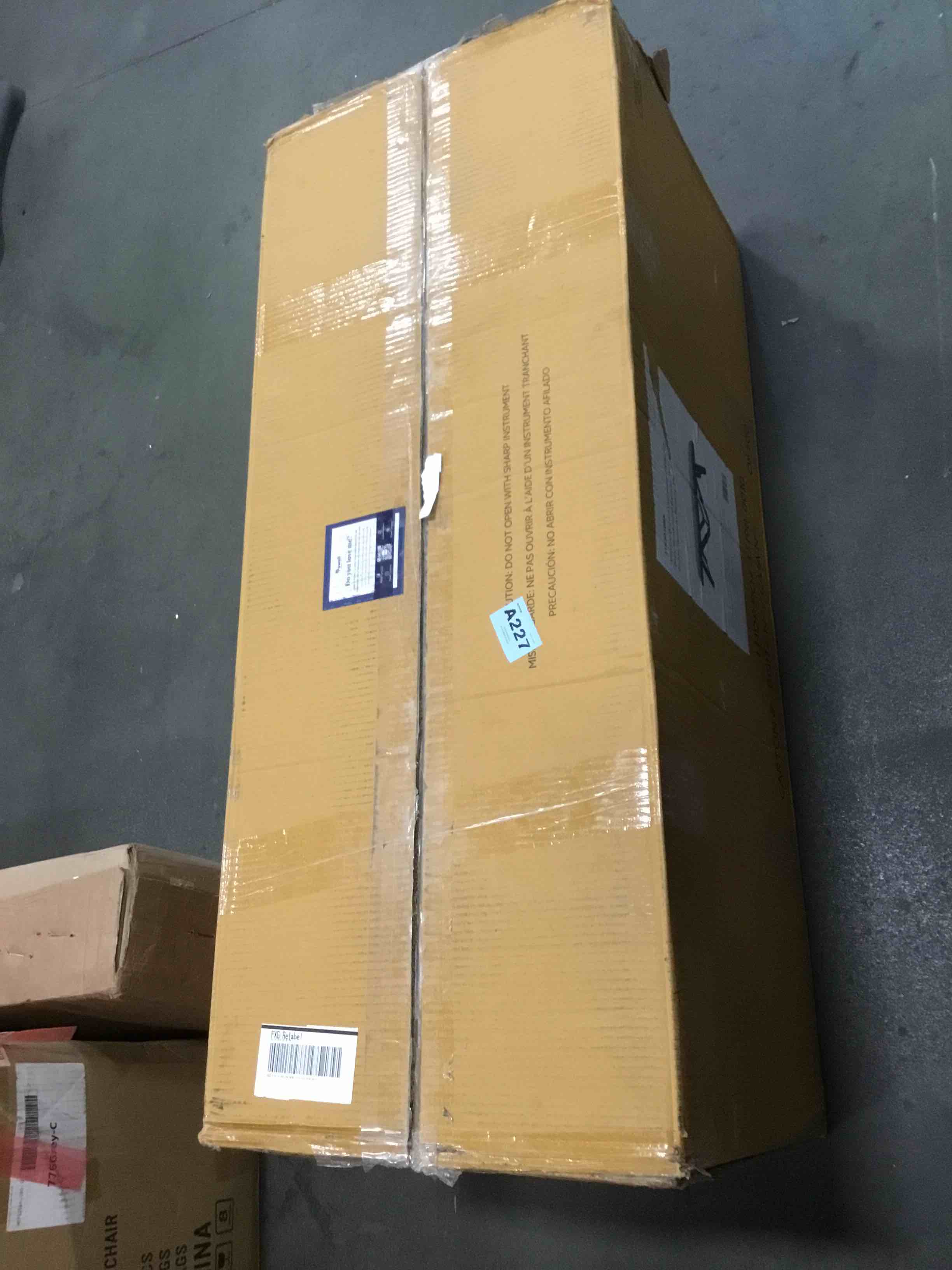 https://s3.amazonaws.com/lotting-images-prod/bidfta/RED6024731_1708712308639.jpeg