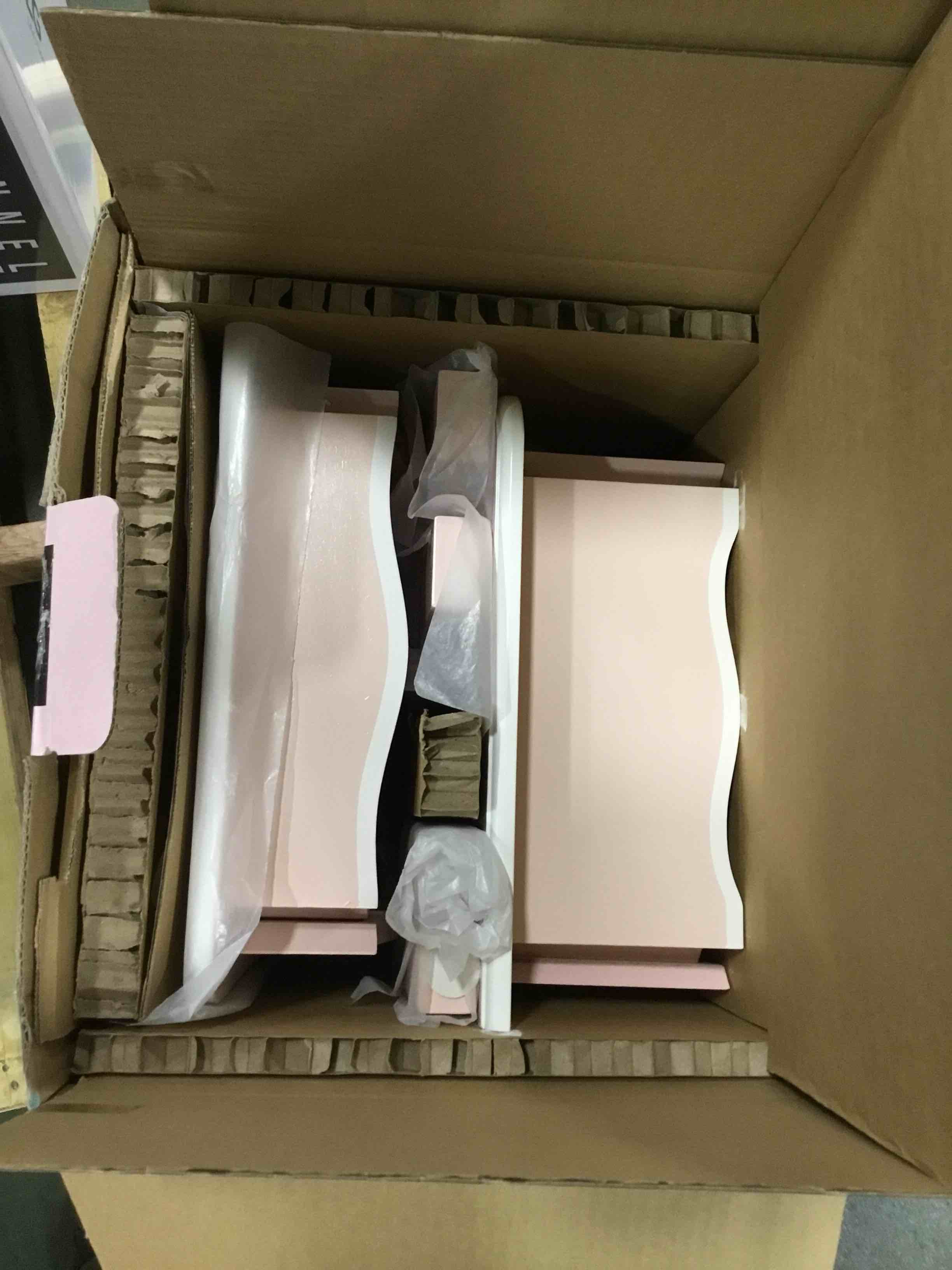 https://s3.amazonaws.com/lotting-images-prod/bidfta/RED6025921_1709818706959.jpeg