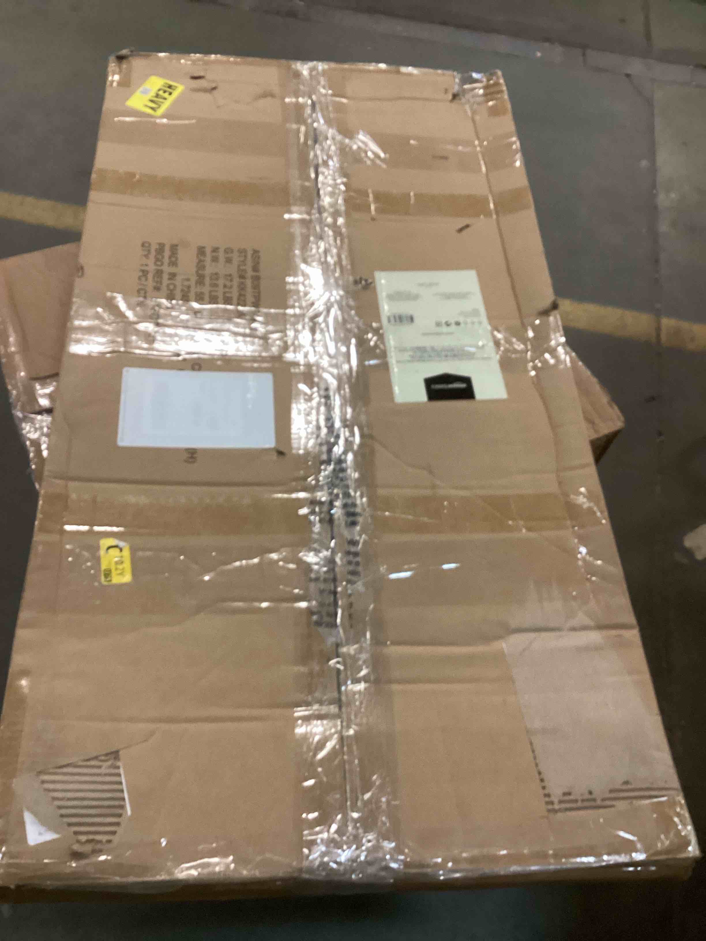https://s3.amazonaws.com/lotting-images-prod/bidfta/RED6026305_1708463225659.jpeg