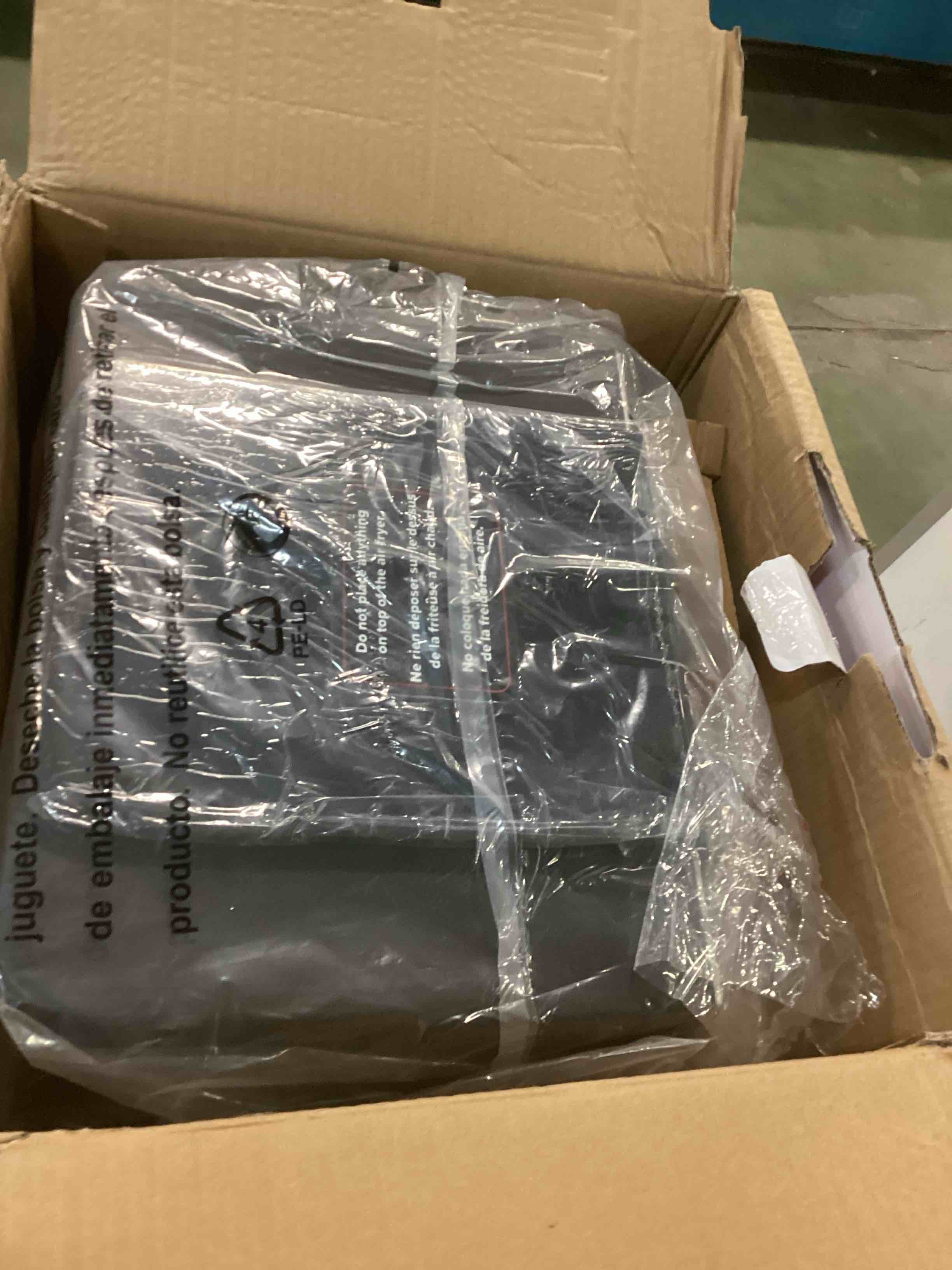 https://s3.amazonaws.com/lotting-images-prod/bidfta/RED6026697_1708622405596.jpeg