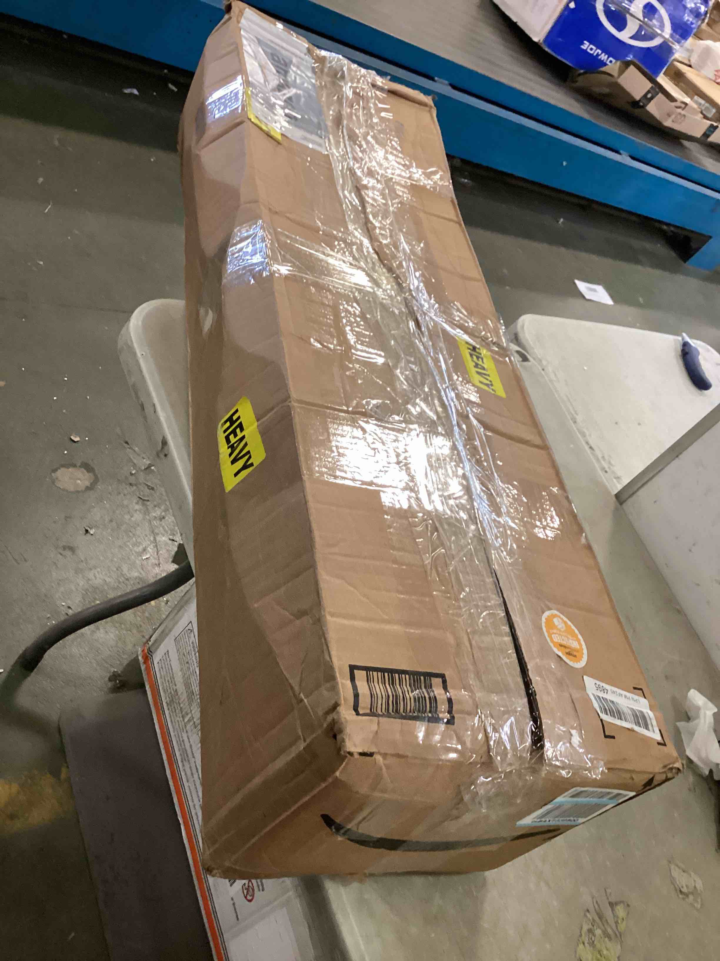 https://s3.amazonaws.com/lotting-images-prod/bidfta/RED6027221_1708974009854.jpeg