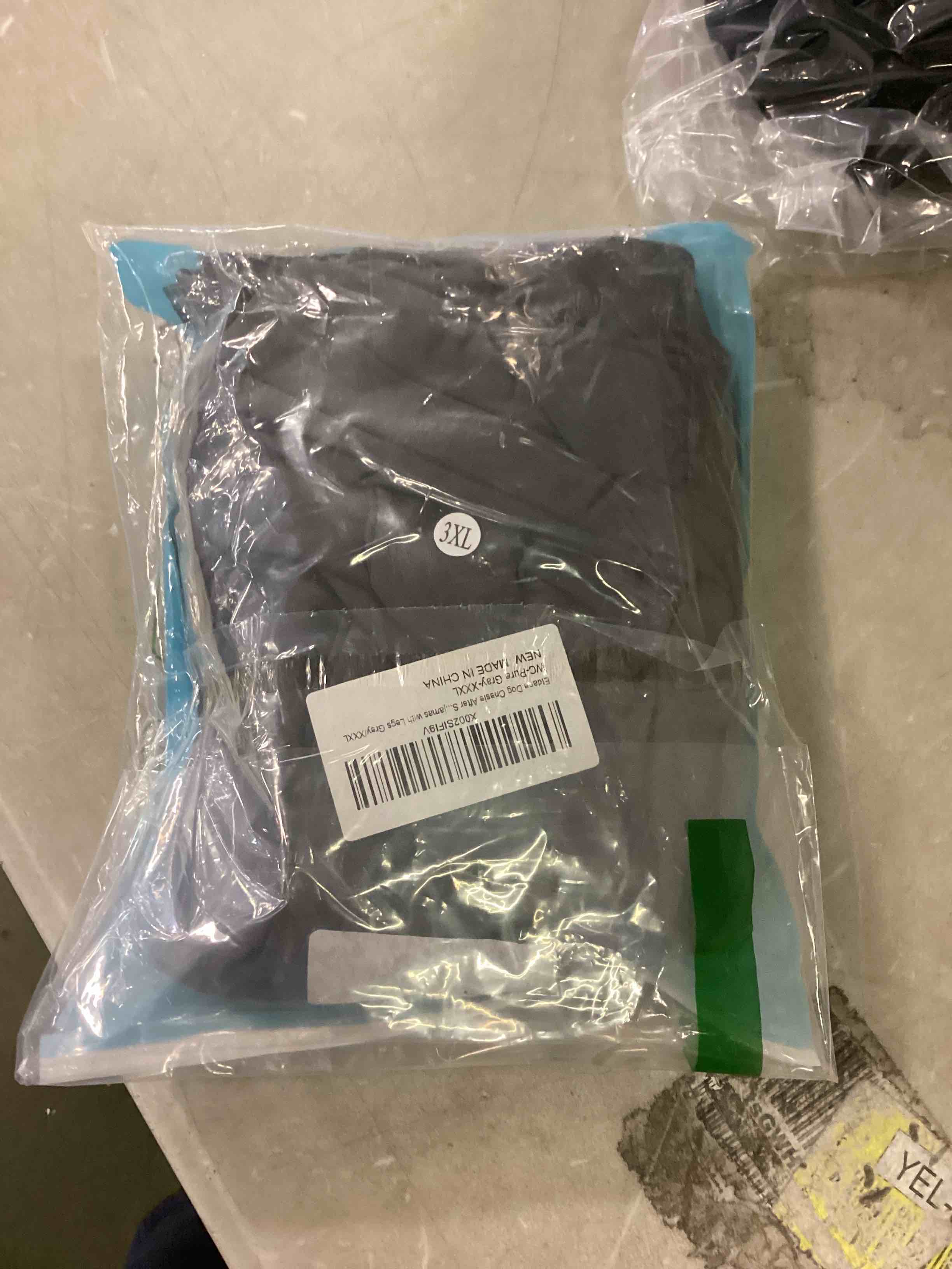 https://s3.amazonaws.com/lotting-images-prod/bidfta/RED6027268_1708980178995.jpeg