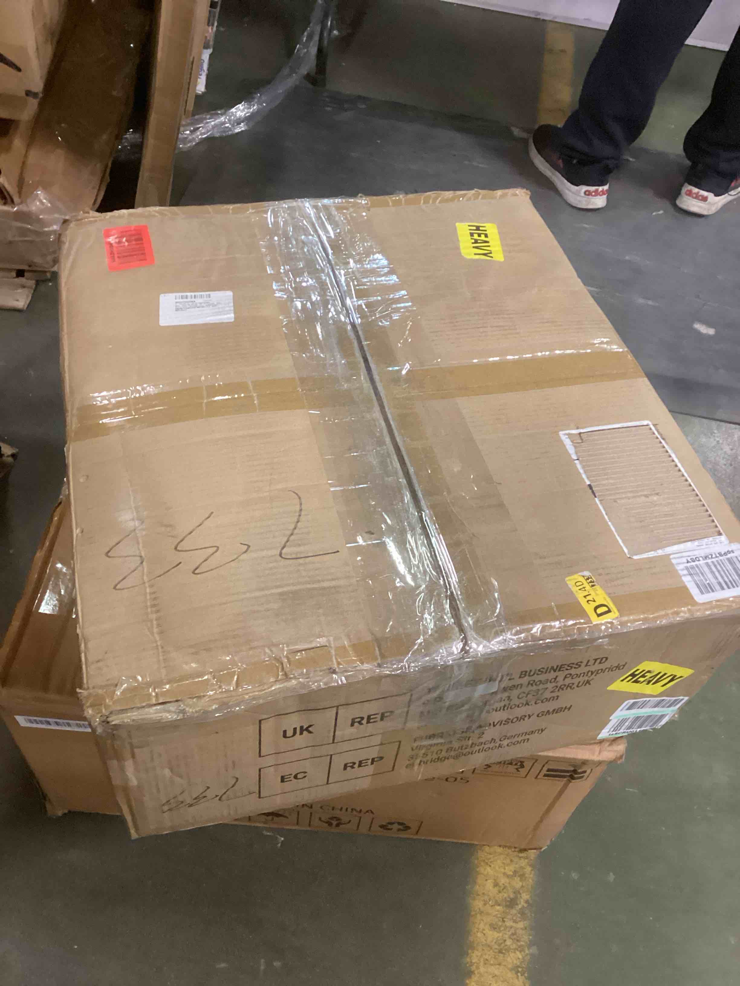 https://s3.amazonaws.com/lotting-images-prod/bidfta/RED6027301_1709036541714.jpeg