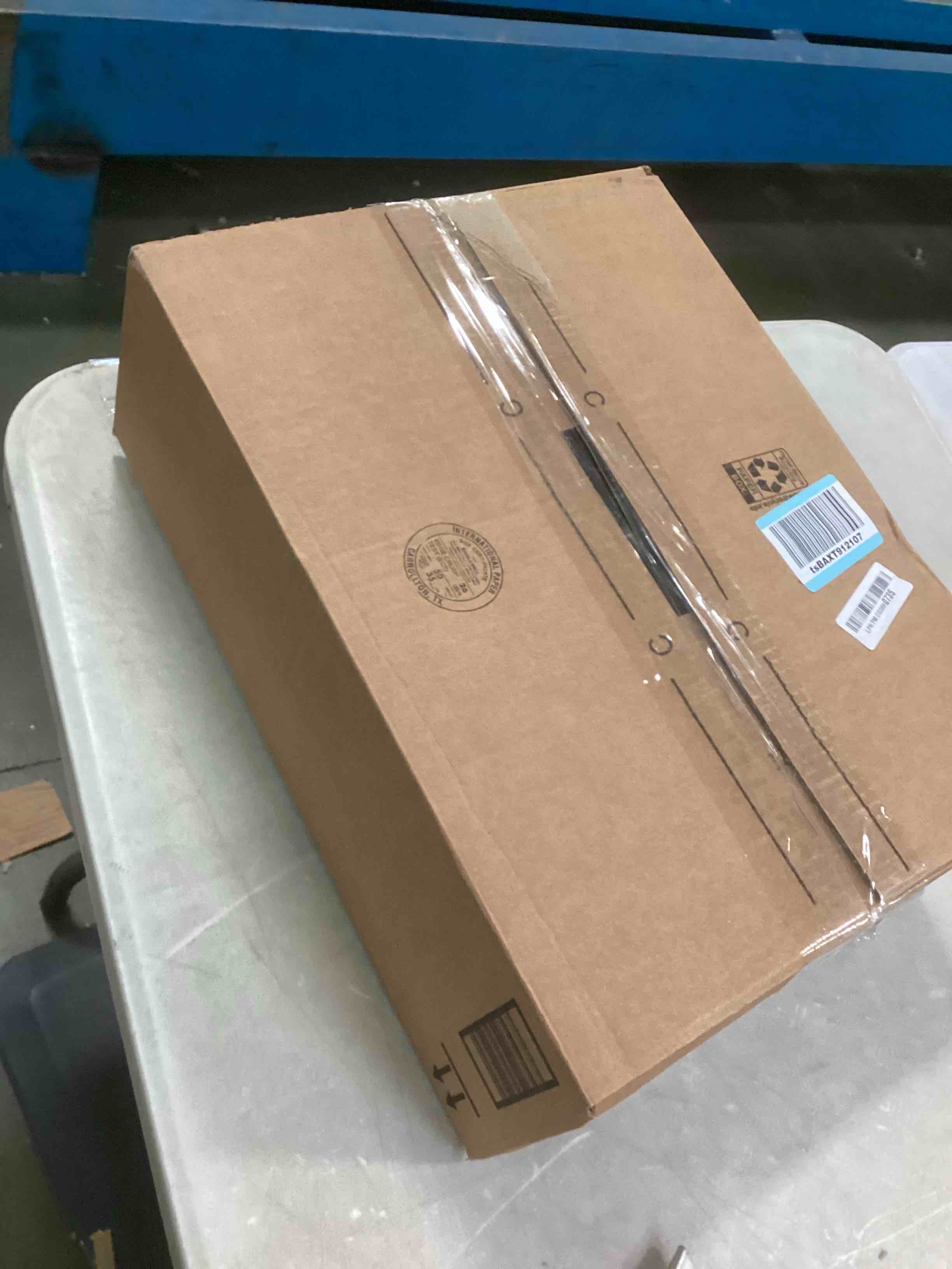https://s3.amazonaws.com/lotting-images-prod/bidfta/RED6027363_1709043106739.jpeg