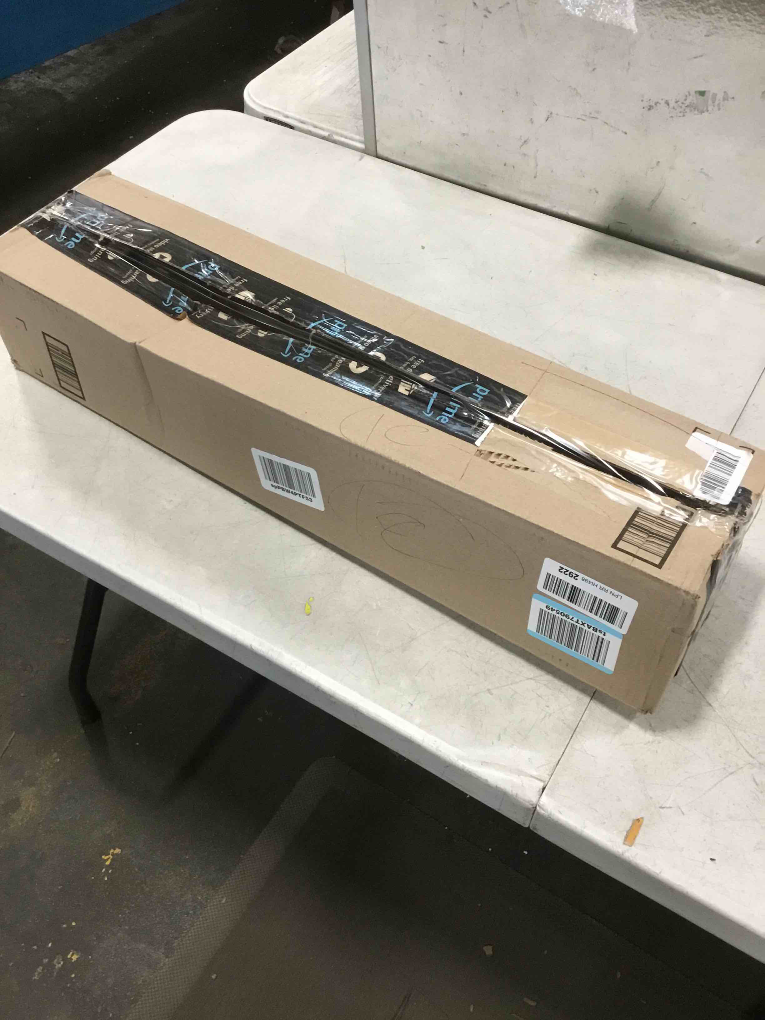 https://s3.amazonaws.com/lotting-images-prod/bidfta/RED6027446_1707832570857.jpeg