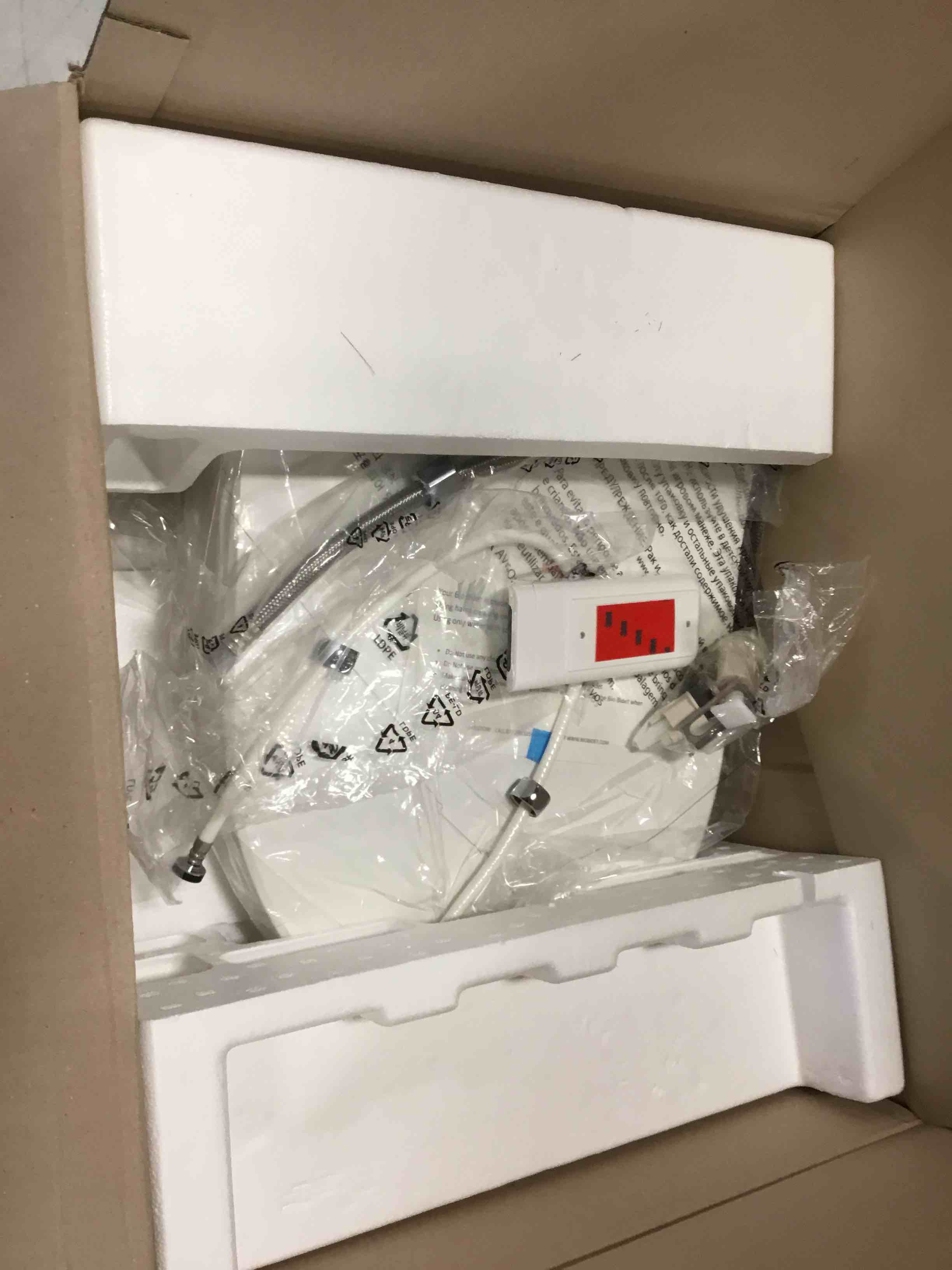 https://s3.amazonaws.com/lotting-images-prod/bidfta/RED6027548_1707849057738.jpeg