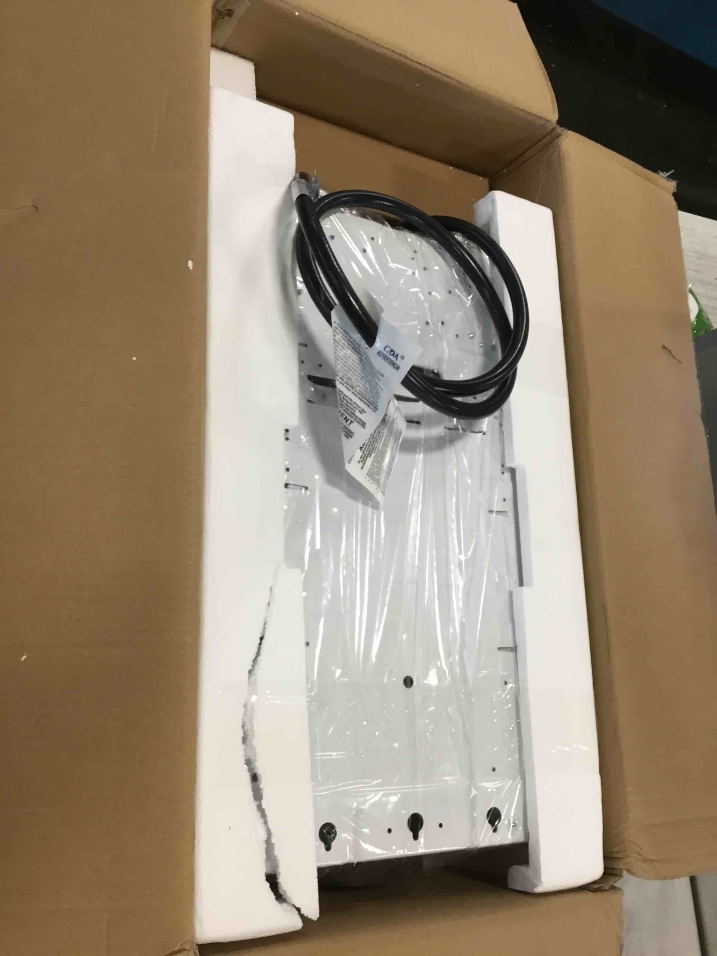 https://s3.amazonaws.com/lotting-images-prod/bidfta/RED6027575_1707852646293.jpeg