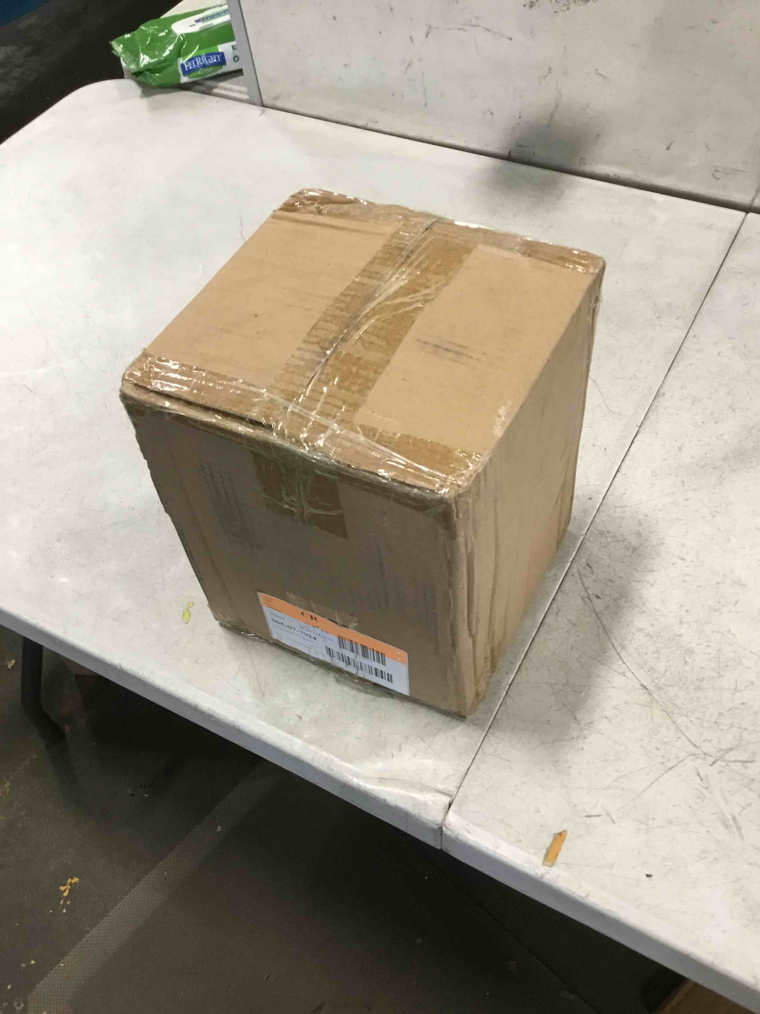 https://s3.amazonaws.com/lotting-images-prod/bidfta/RED6027584_1707854253826.jpeg