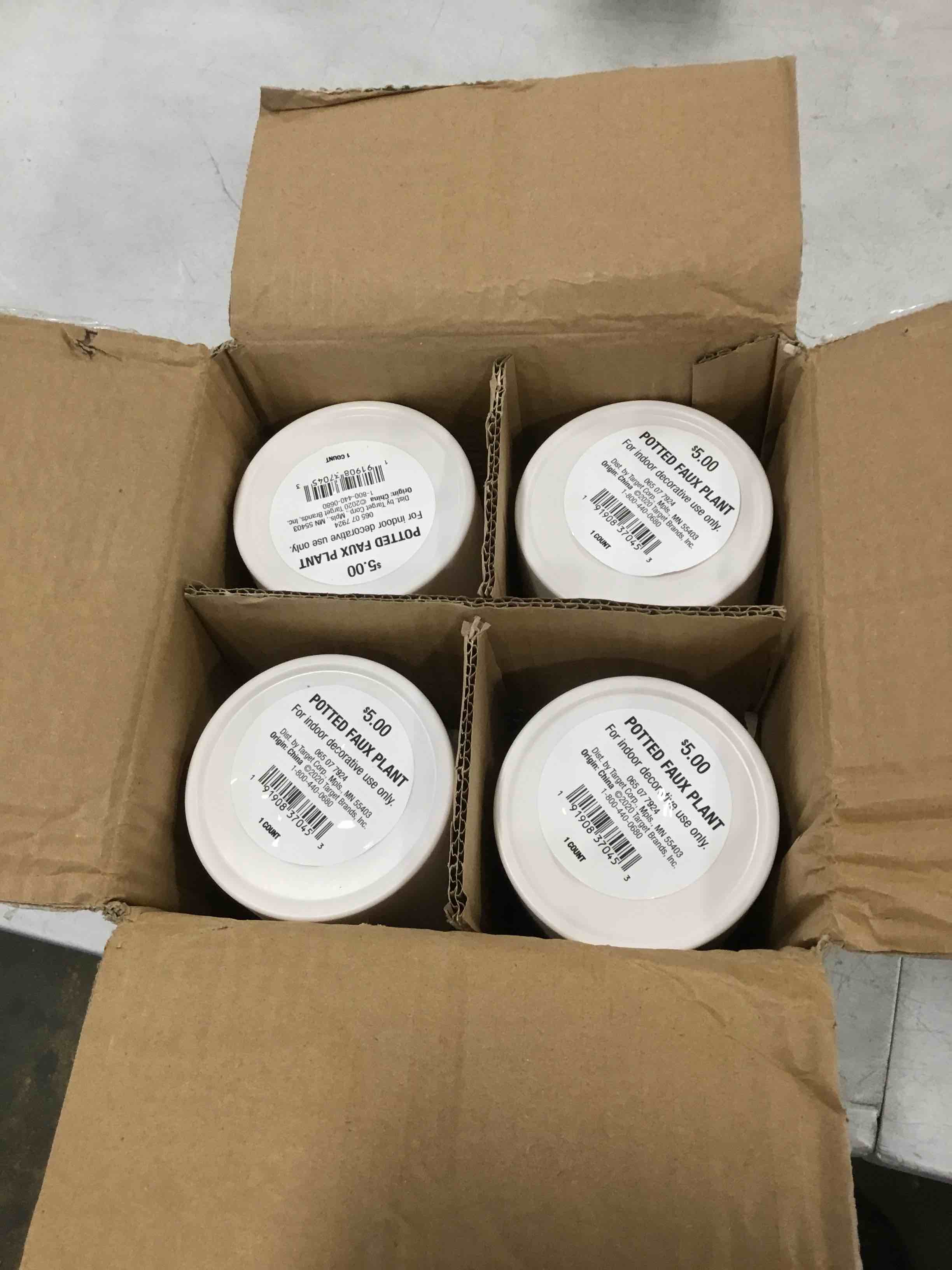 https://s3.amazonaws.com/lotting-images-prod/bidfta/RED6027584_1707855577873.jpeg