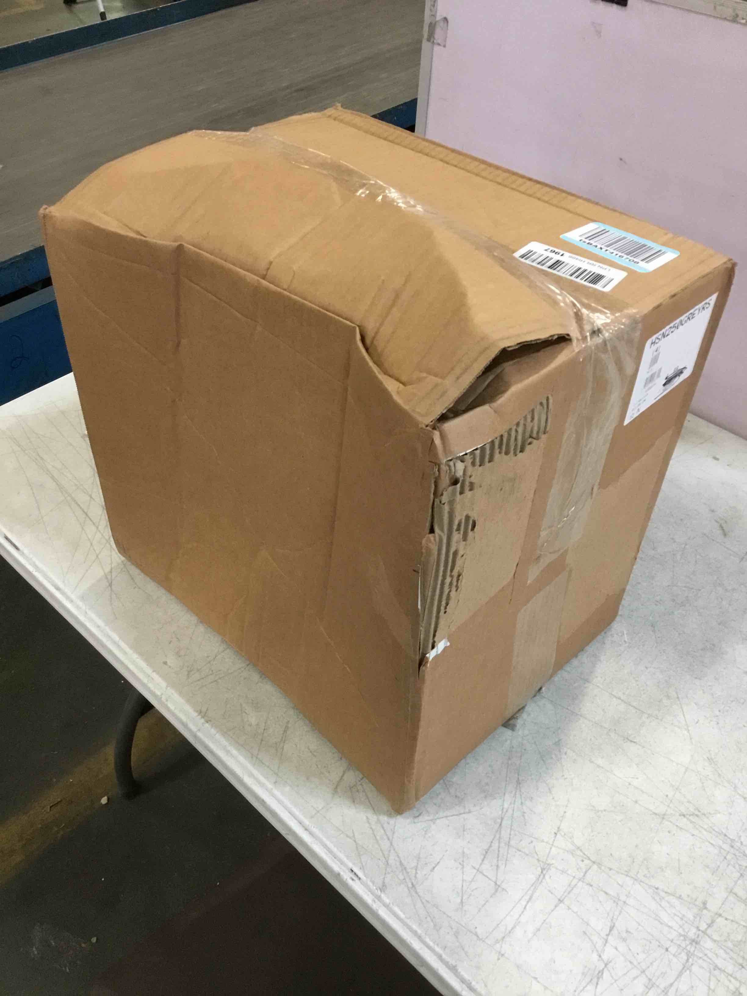 https://s3.amazonaws.com/lotting-images-prod/bidfta/RED6027654_1707919986560.jpeg