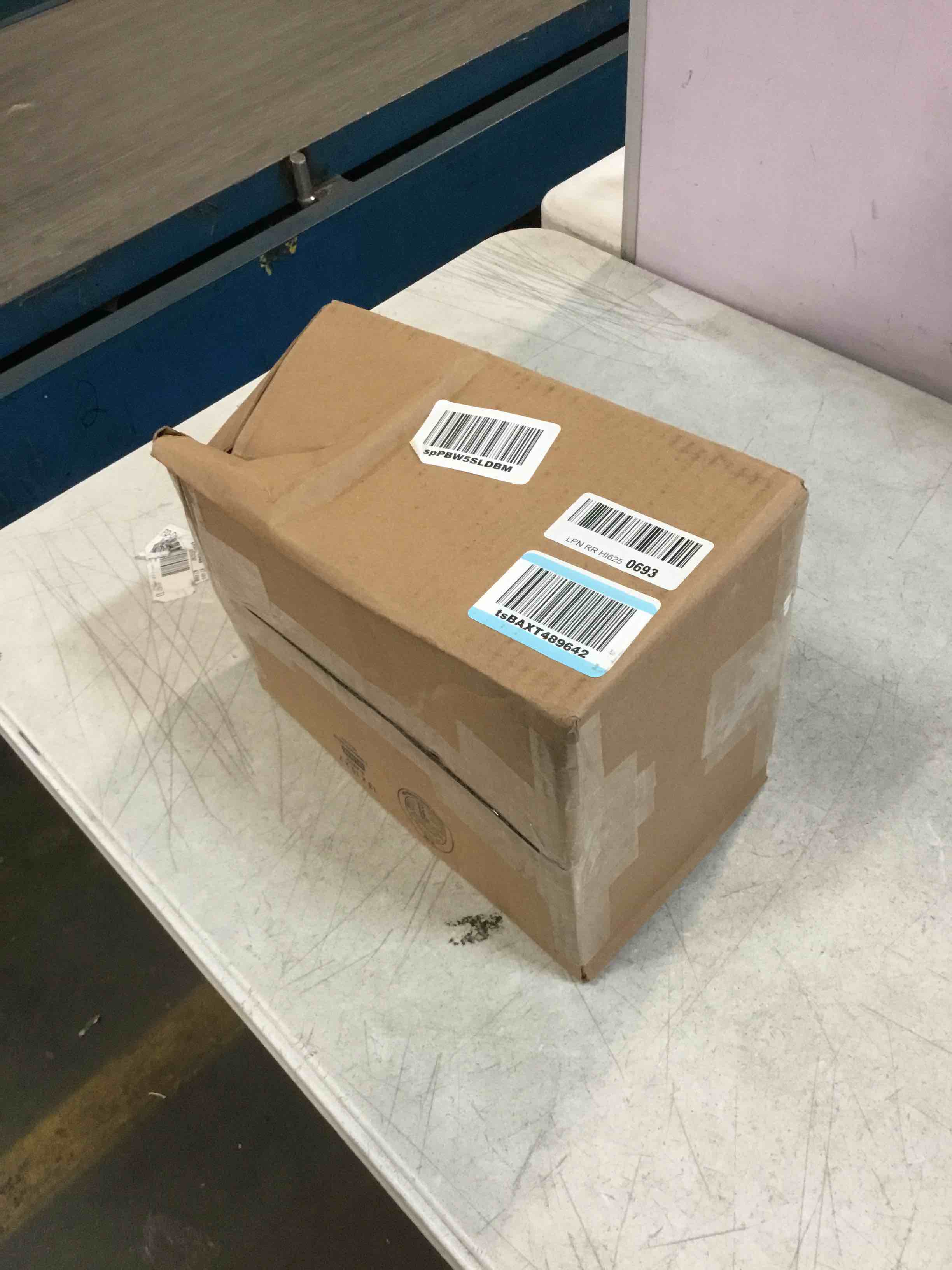 https://s3.amazonaws.com/lotting-images-prod/bidfta/RED6027675_1707922633258.jpeg