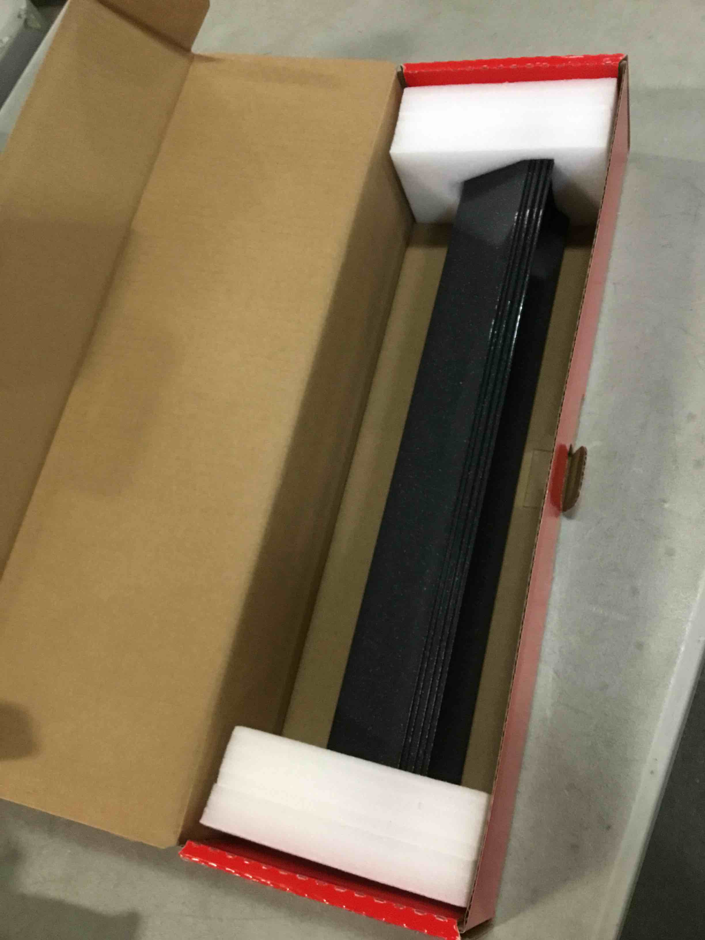 https://s3.amazonaws.com/lotting-images-prod/bidfta/RED6027853_1708004123104.jpeg