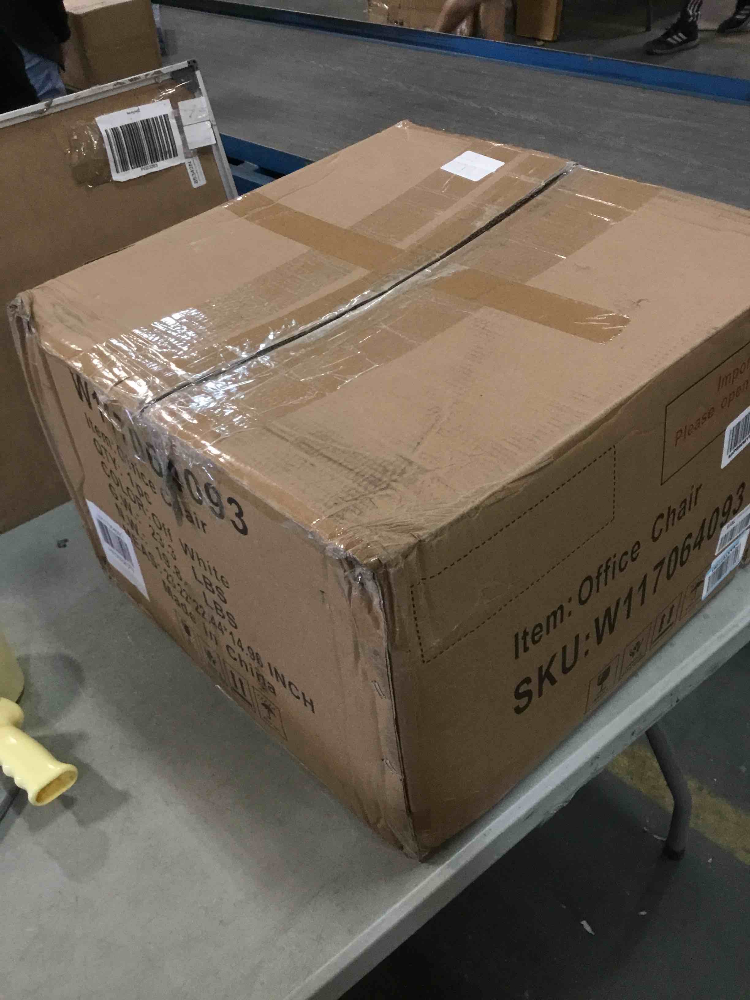 https://s3.amazonaws.com/lotting-images-prod/bidfta/RED6027890_1708008771327.jpeg