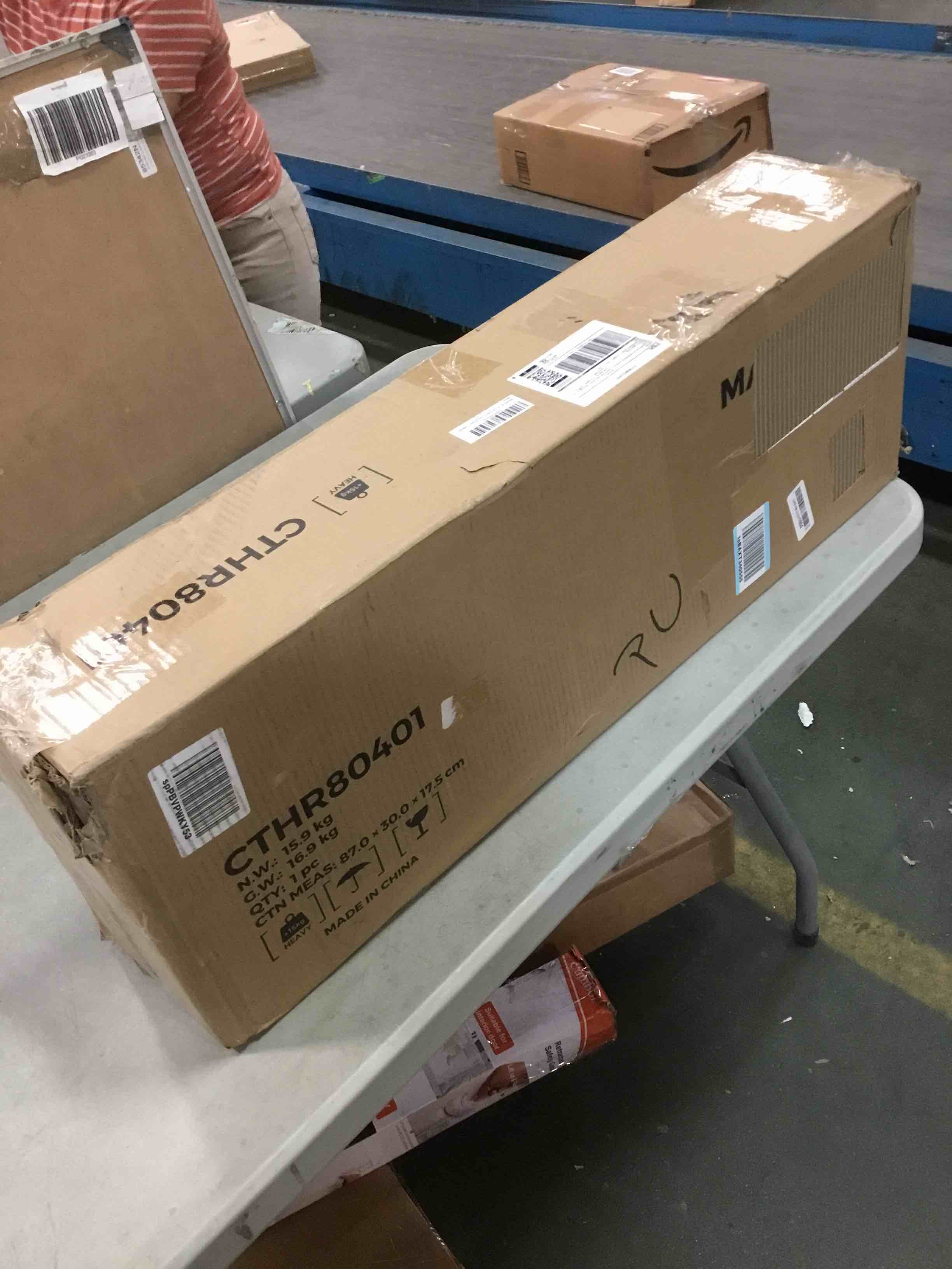 https://s3.amazonaws.com/lotting-images-prod/bidfta/RED6027958_1708022681623.jpeg