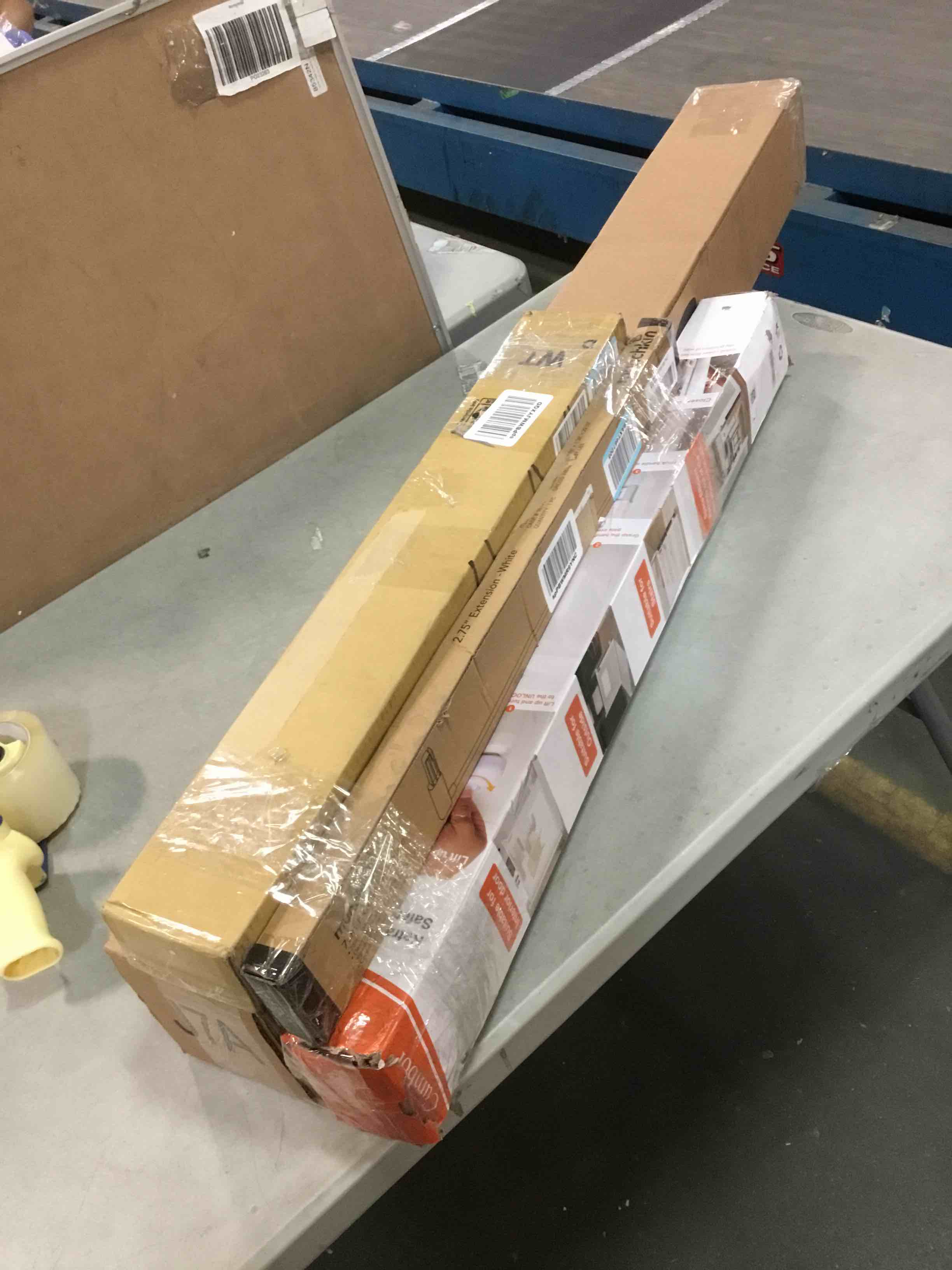 Assorted of  Products for the Maintenance or Decoration of the Home (it can include a variety of sizes and models)