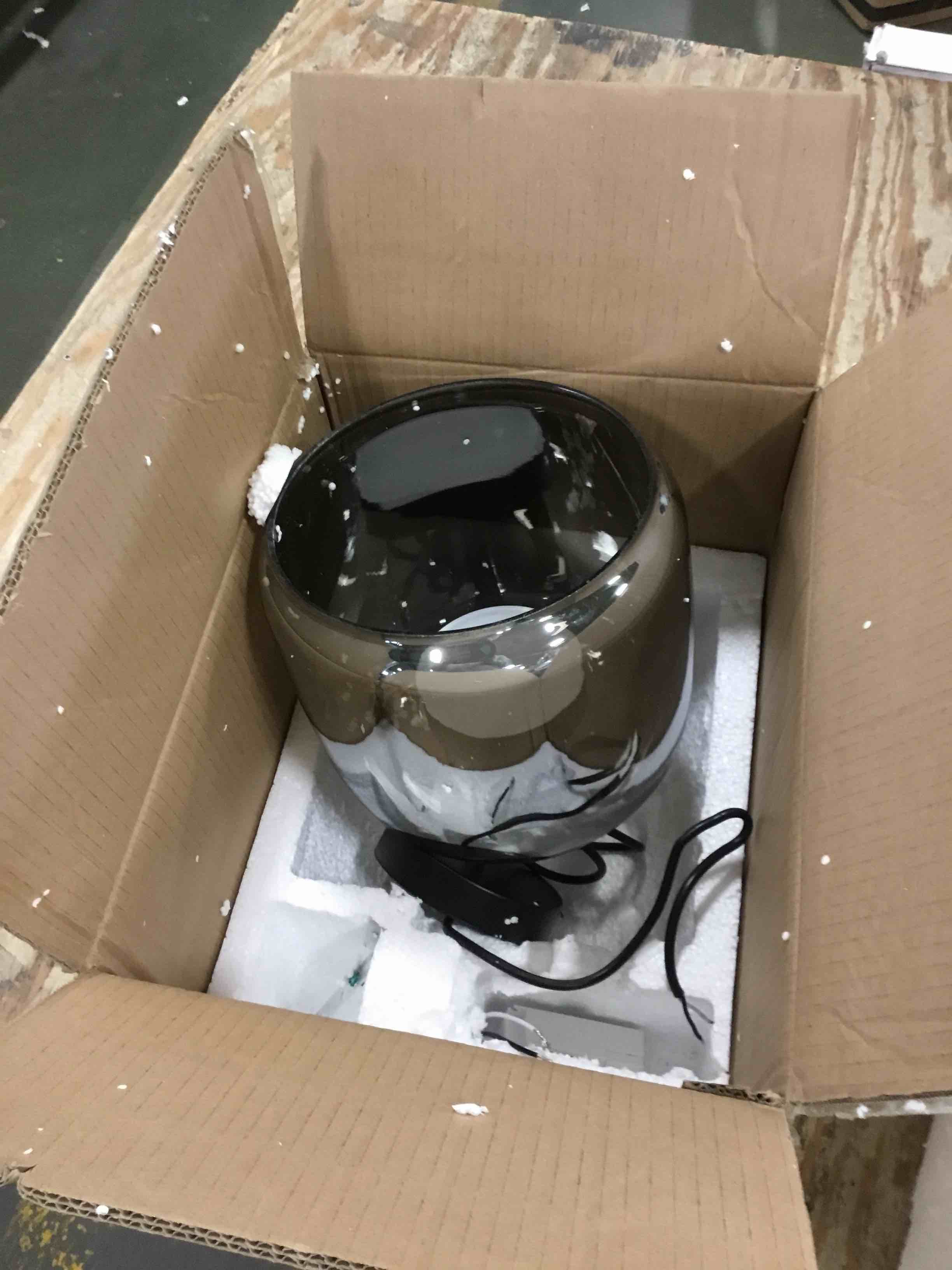 https://s3.amazonaws.com/lotting-images-prod/bidfta/RED6028123_1708108989797.jpeg