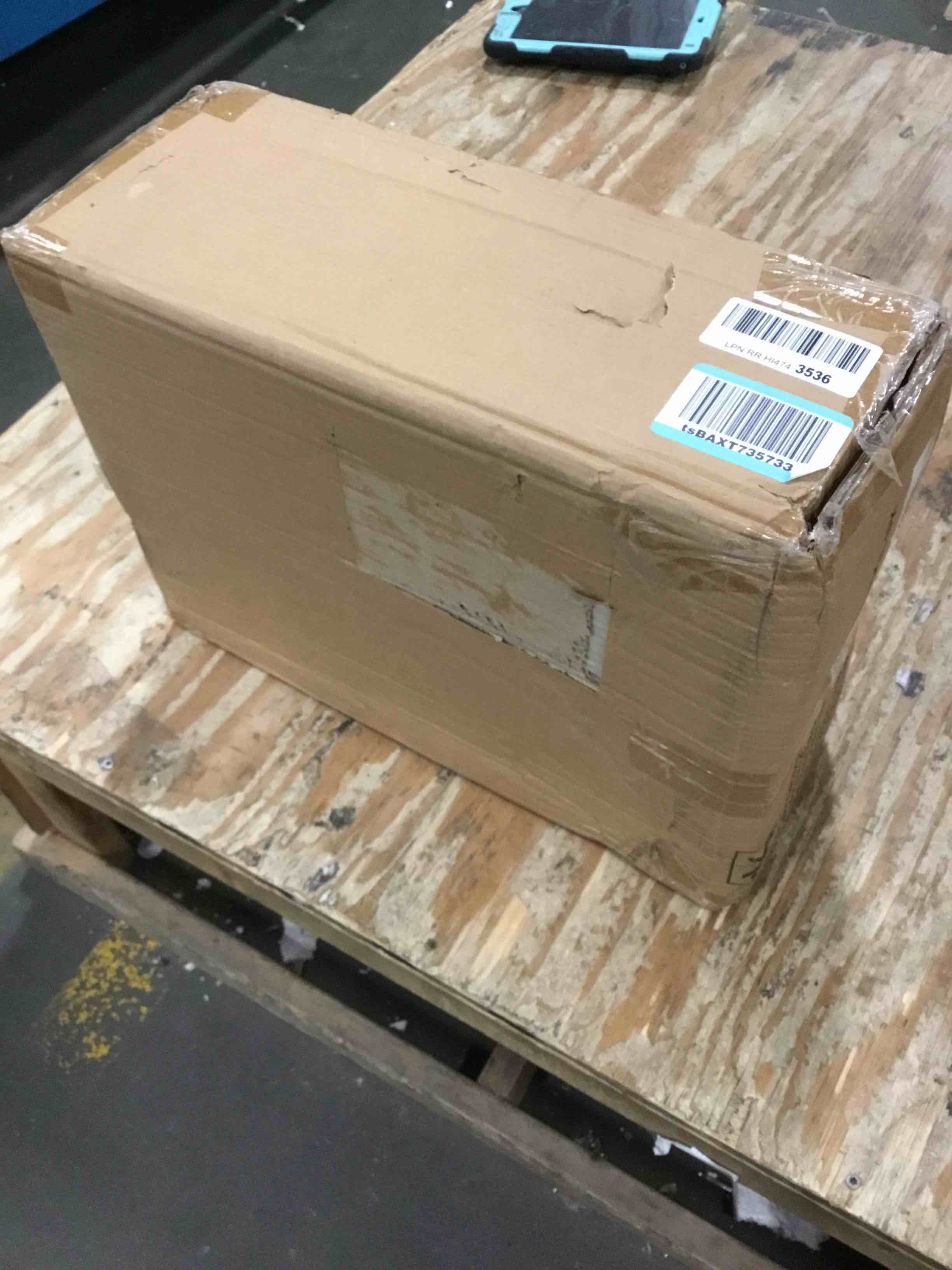 https://s3.amazonaws.com/lotting-images-prod/bidfta/RED6028140_1708110128192.jpeg