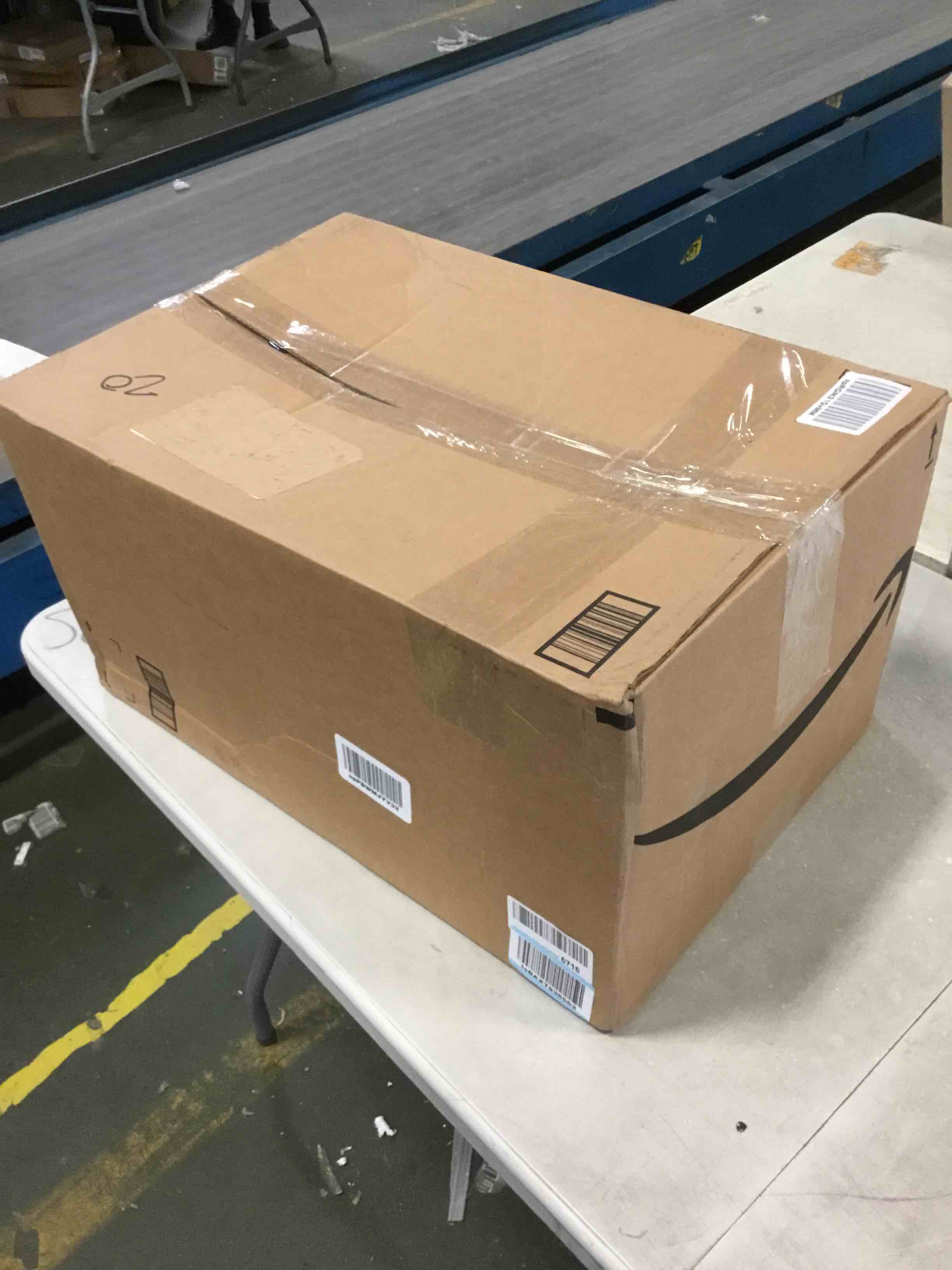 https://s3.amazonaws.com/lotting-images-prod/bidfta/RED6028386_1708370802628.jpeg