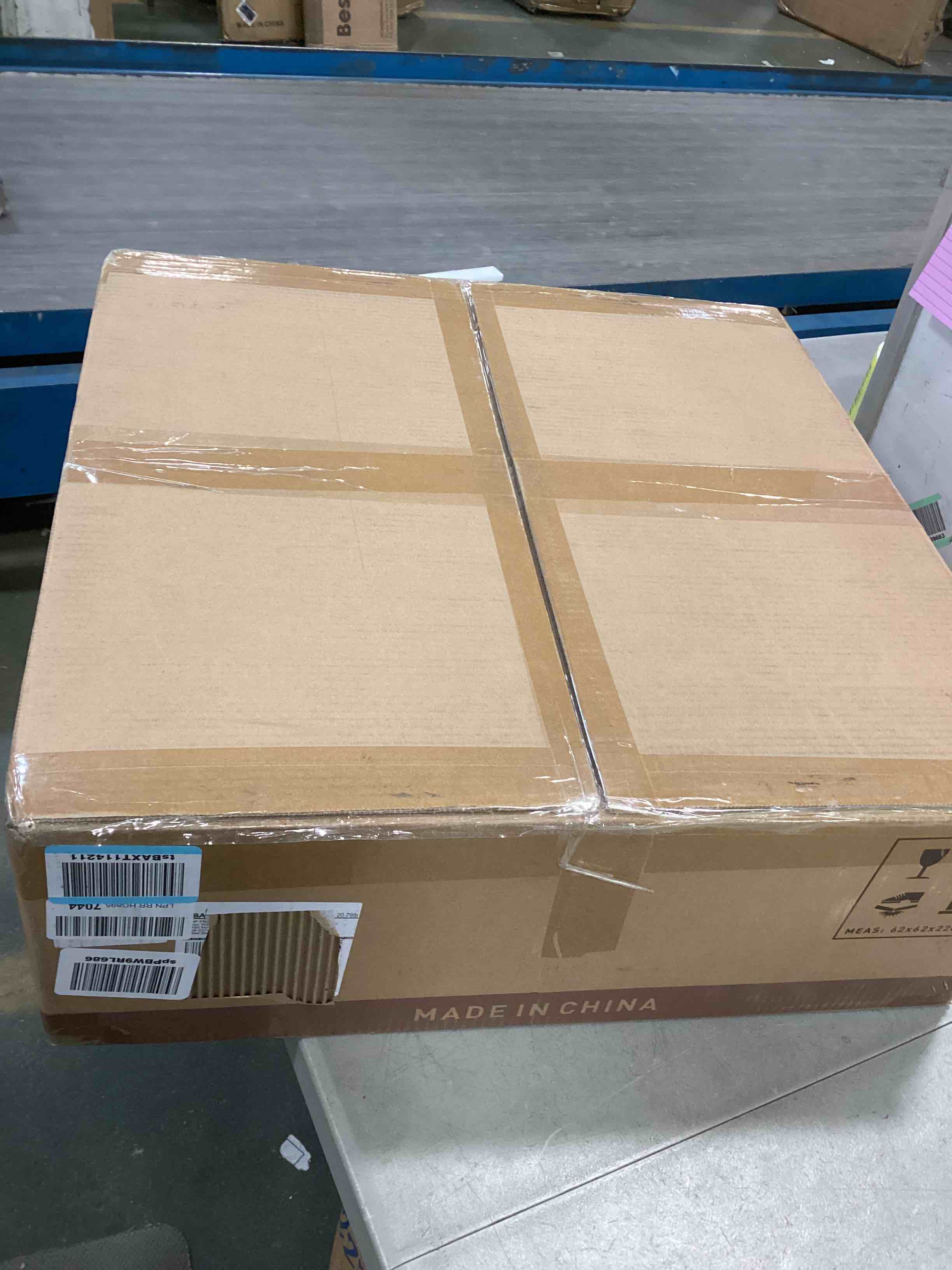 https://s3.amazonaws.com/lotting-images-prod/bidfta/RED6028737_1708620191245.jpeg