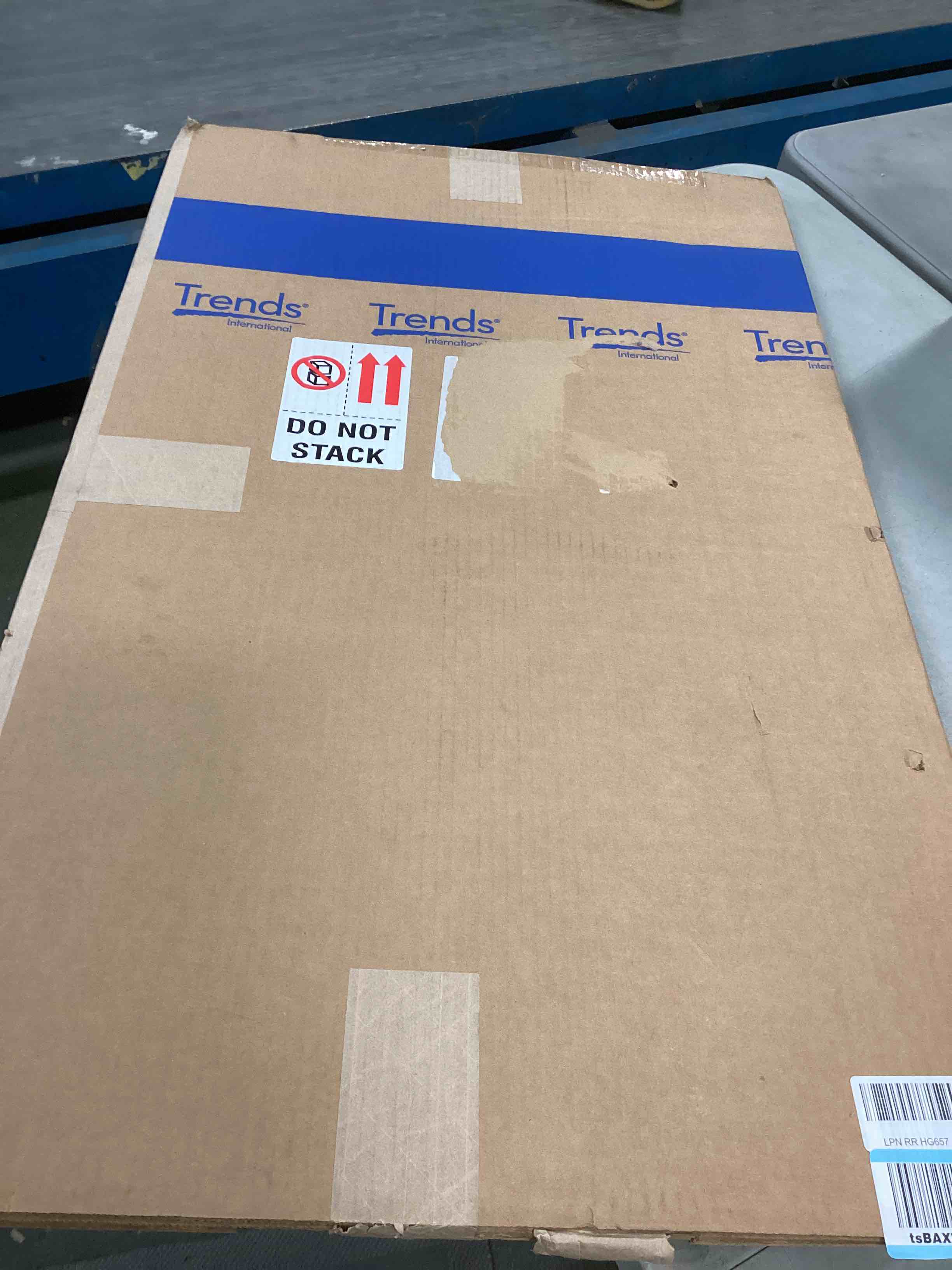 https://s3.amazonaws.com/lotting-images-prod/bidfta/RED6028810_1708631042911.jpeg