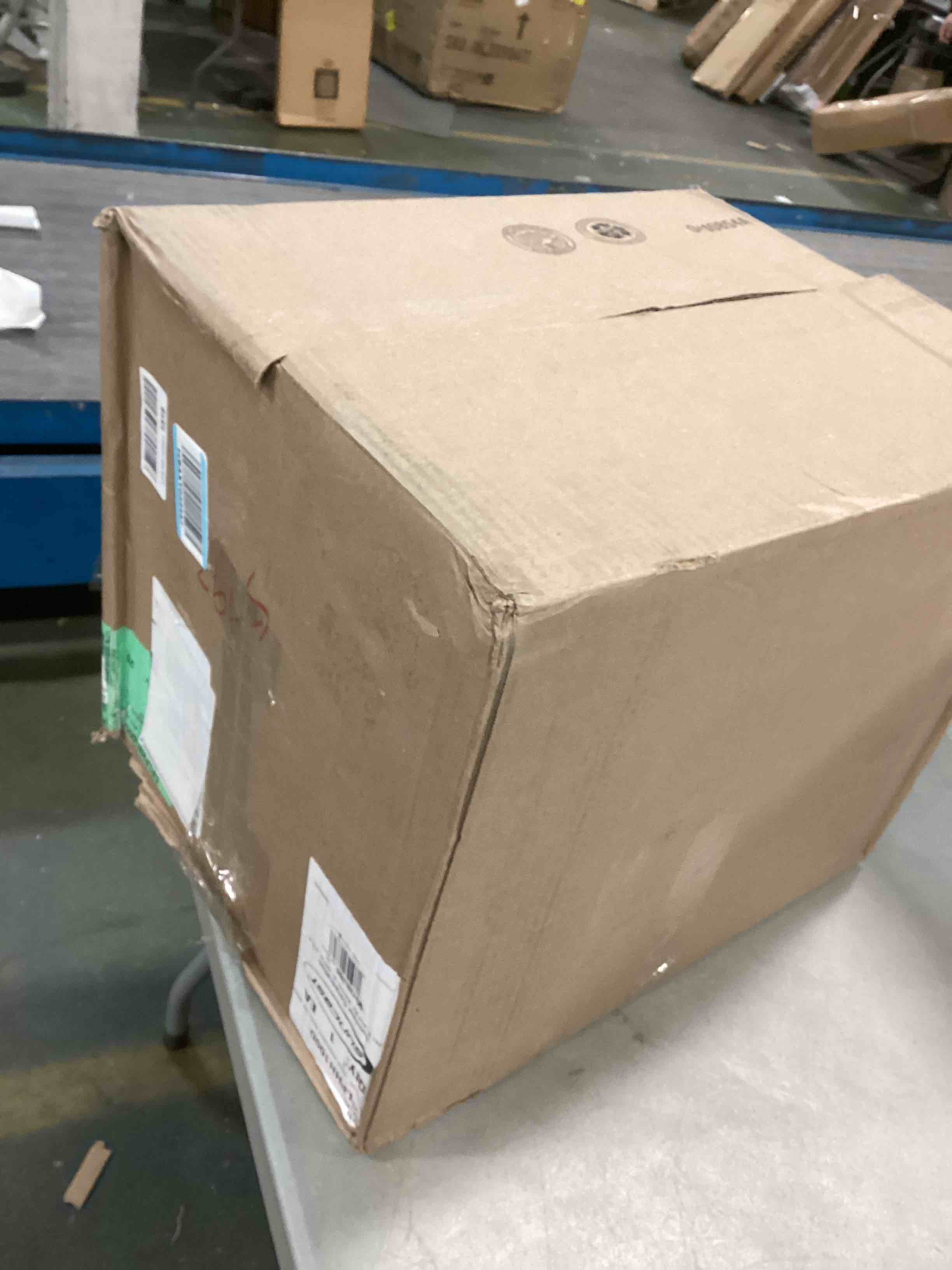 https://s3.amazonaws.com/lotting-images-prod/bidfta/RED6028810_1708631148670.jpeg