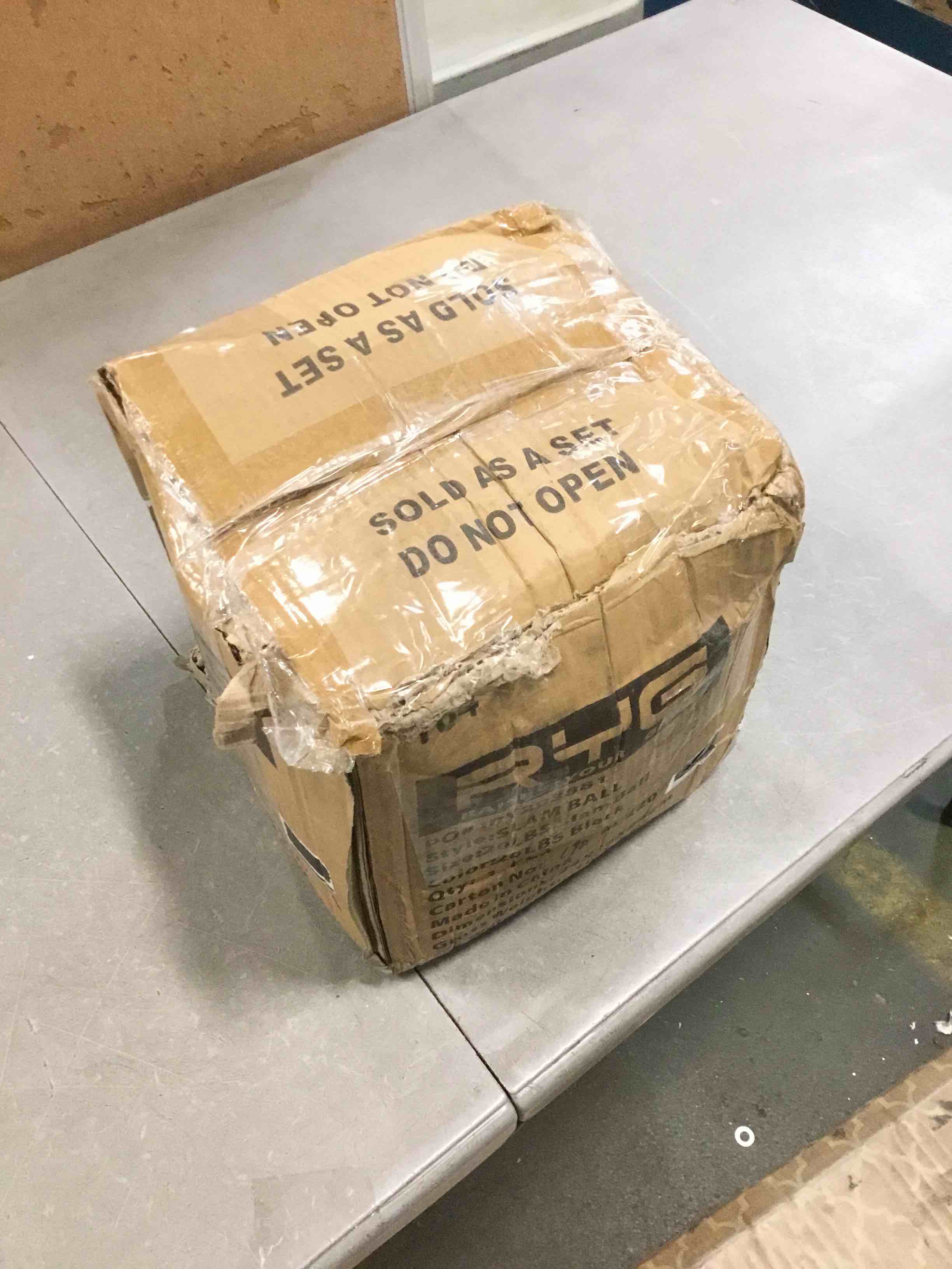 https://s3.amazonaws.com/lotting-images-prod/bidfta/RED6028895_1708694452444.jpeg