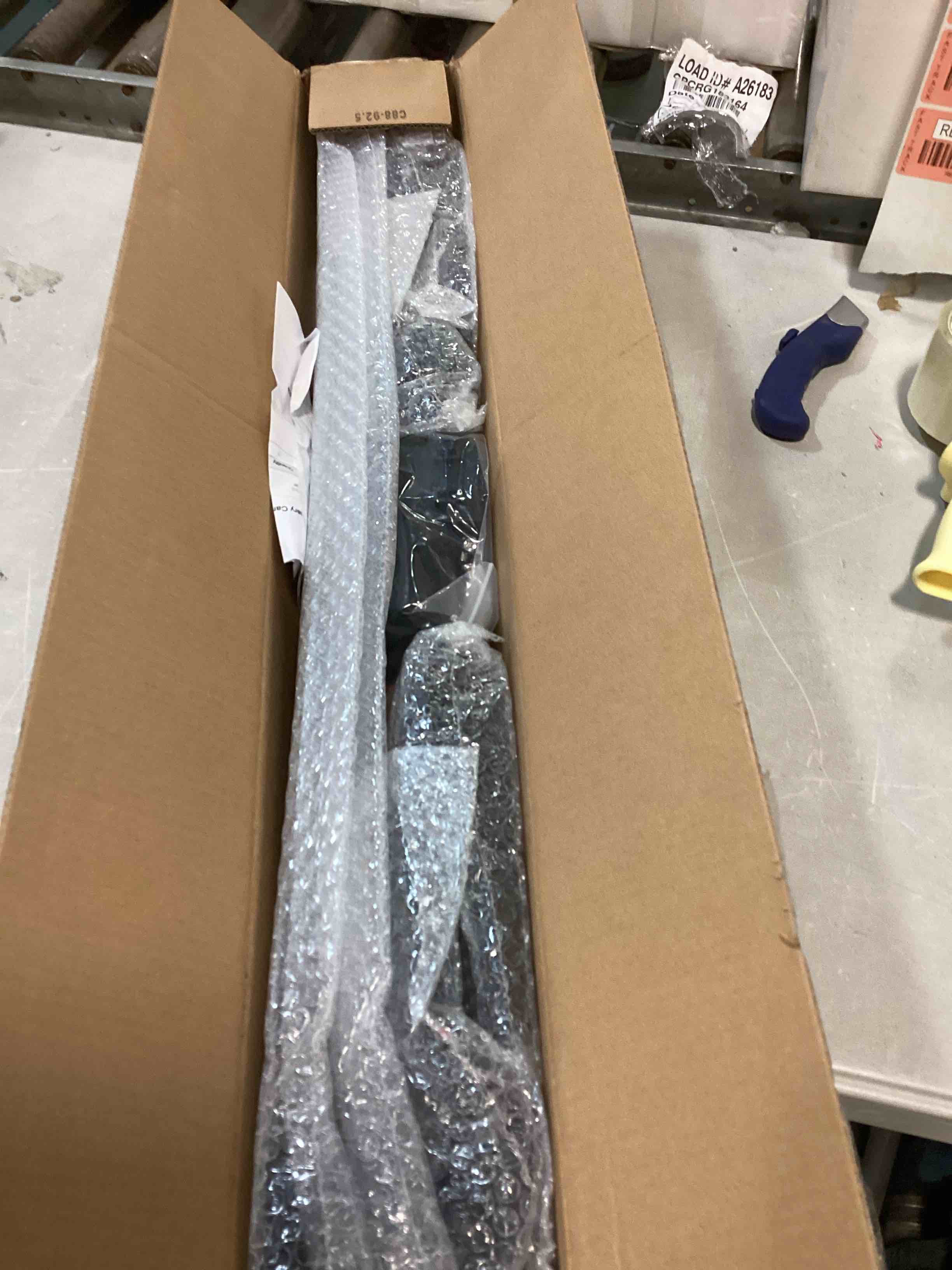 https://s3.amazonaws.com/lotting-images-prod/bidfta/RED6029195_1708376990147.jpeg