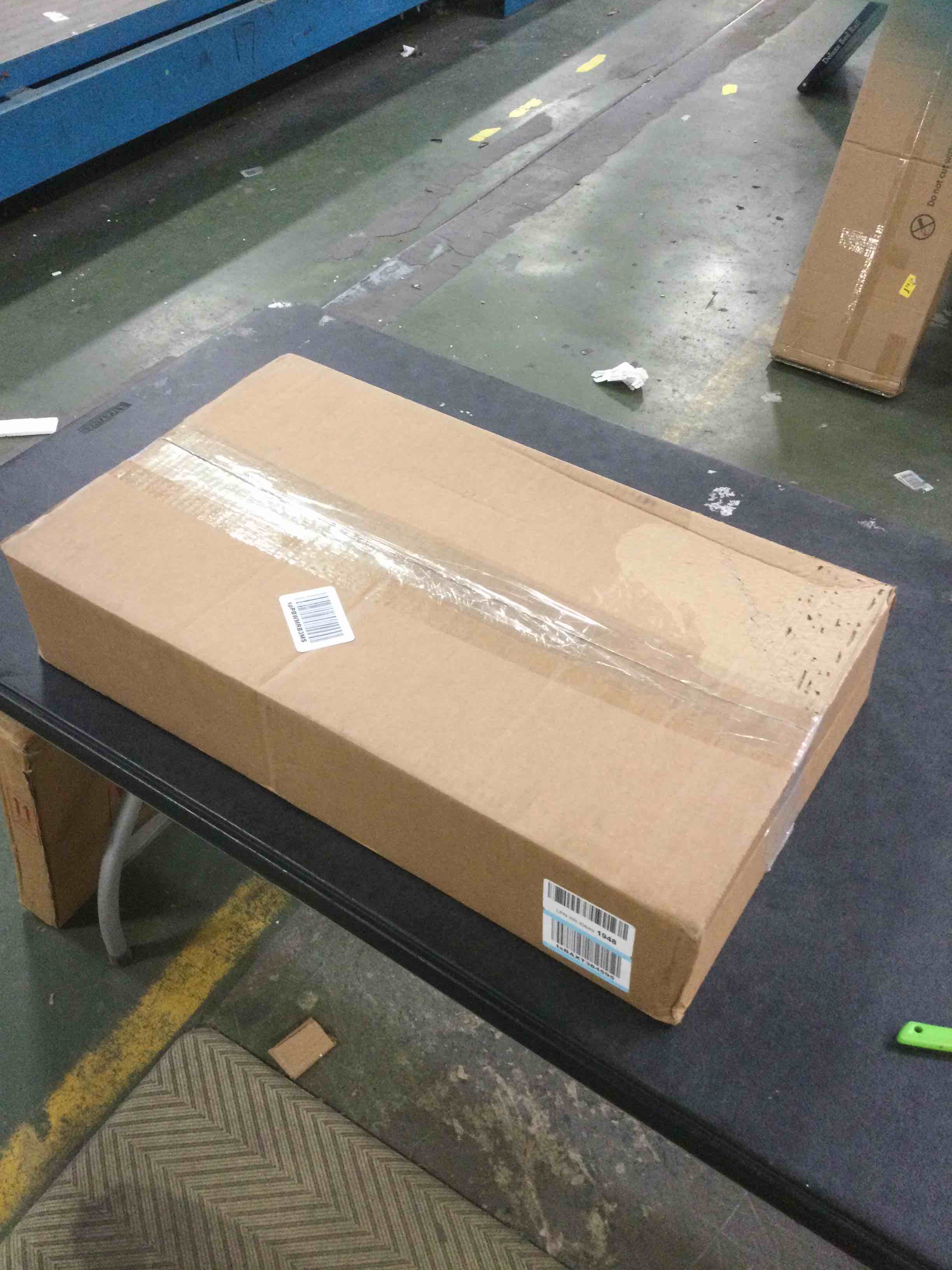 https://s3.amazonaws.com/lotting-images-prod/bidfta/RED6029306_1708453326868.jpeg