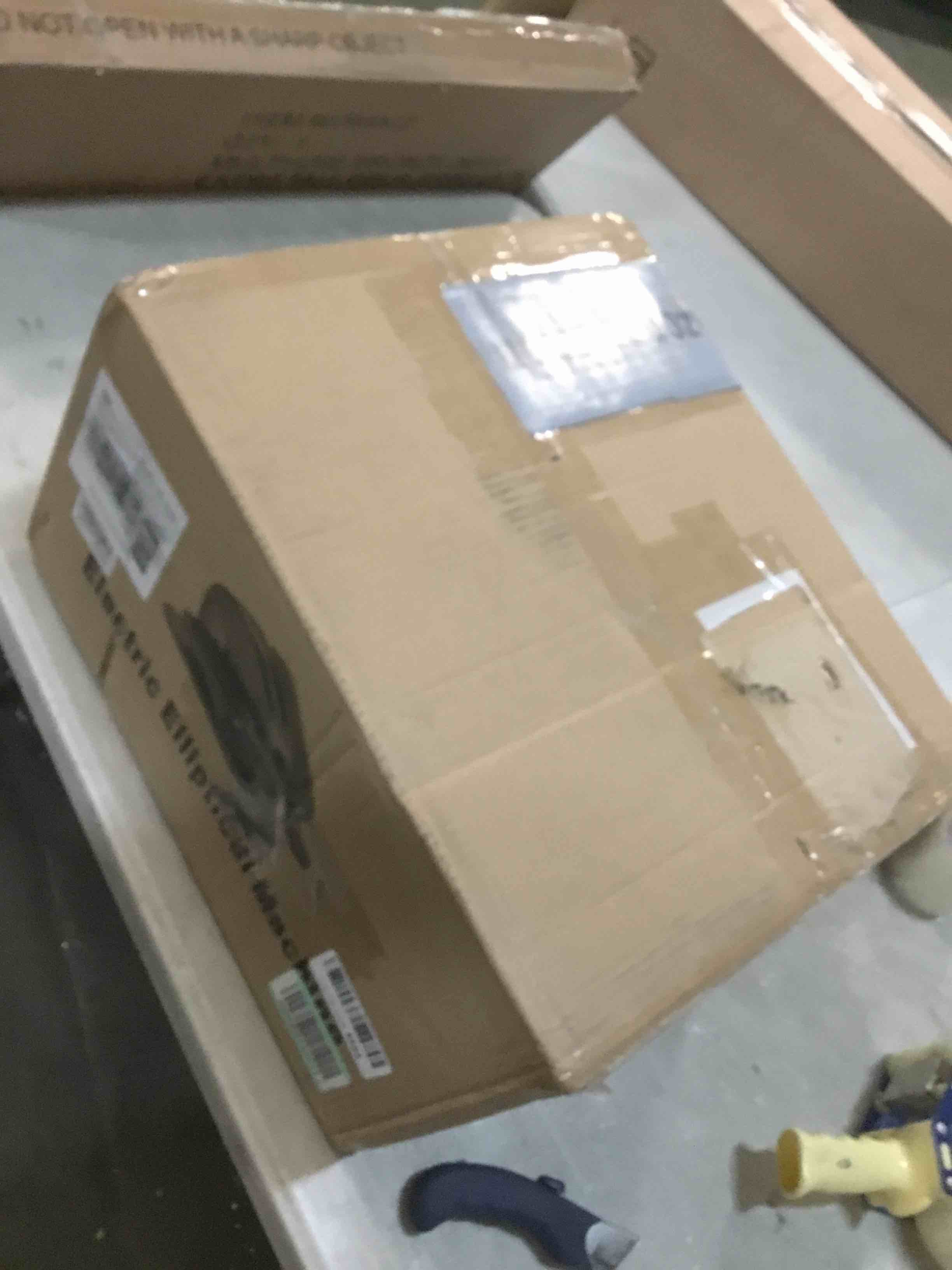 https://s3.amazonaws.com/lotting-images-prod/bidfta/RED6029426_1708951506115.jpeg