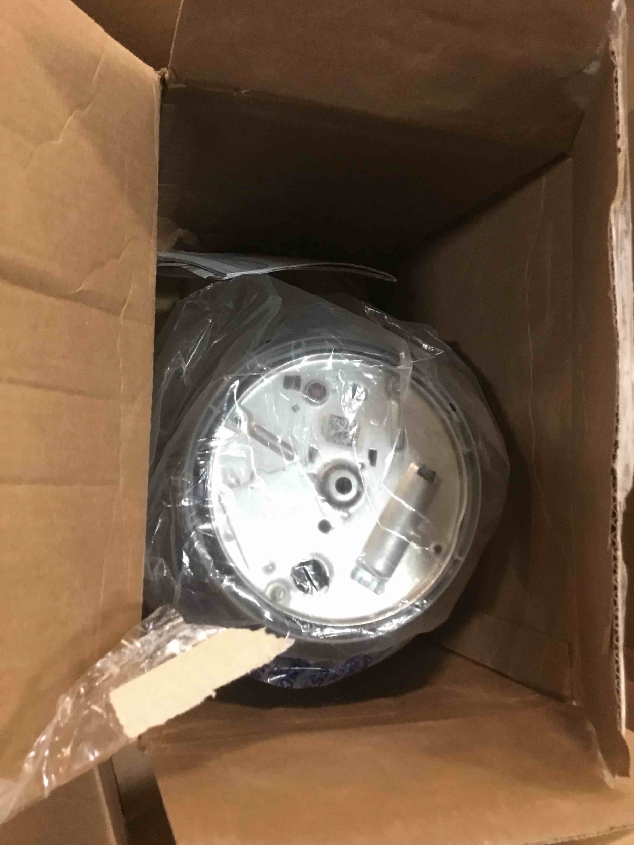 https://s3.amazonaws.com/lotting-images-prod/bidfta/RED6029441_1708953105096.jpeg