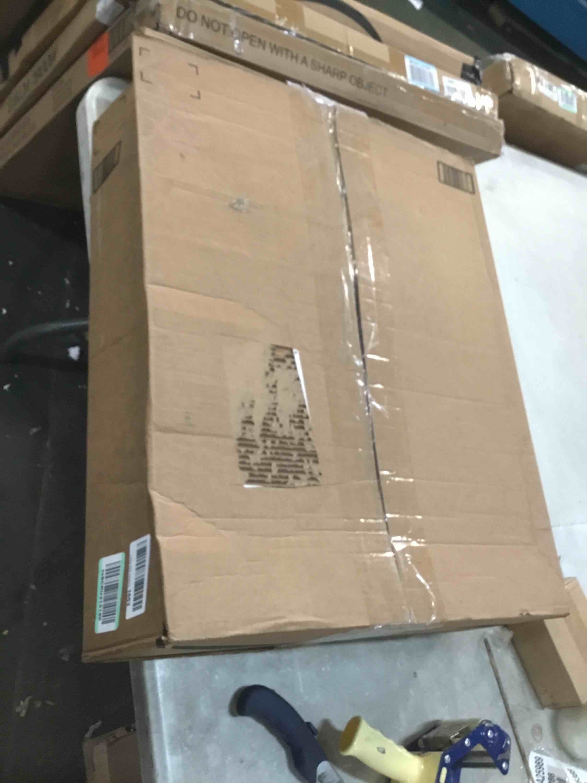 https://s3.amazonaws.com/lotting-images-prod/bidfta/RED6029533_1708962814051.jpeg