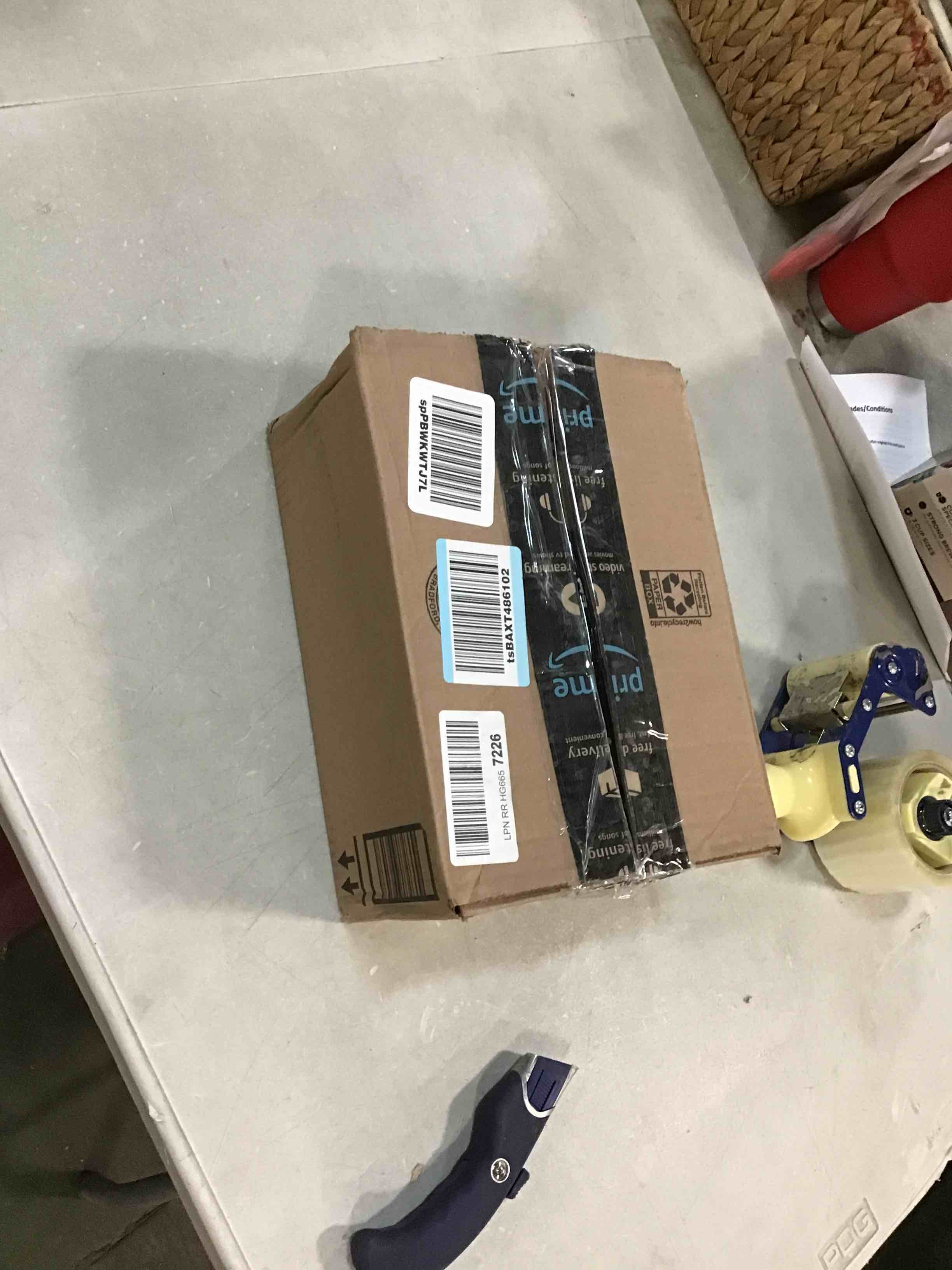 https://s3.amazonaws.com/lotting-images-prod/bidfta/RED6029764_1709040730956.jpeg