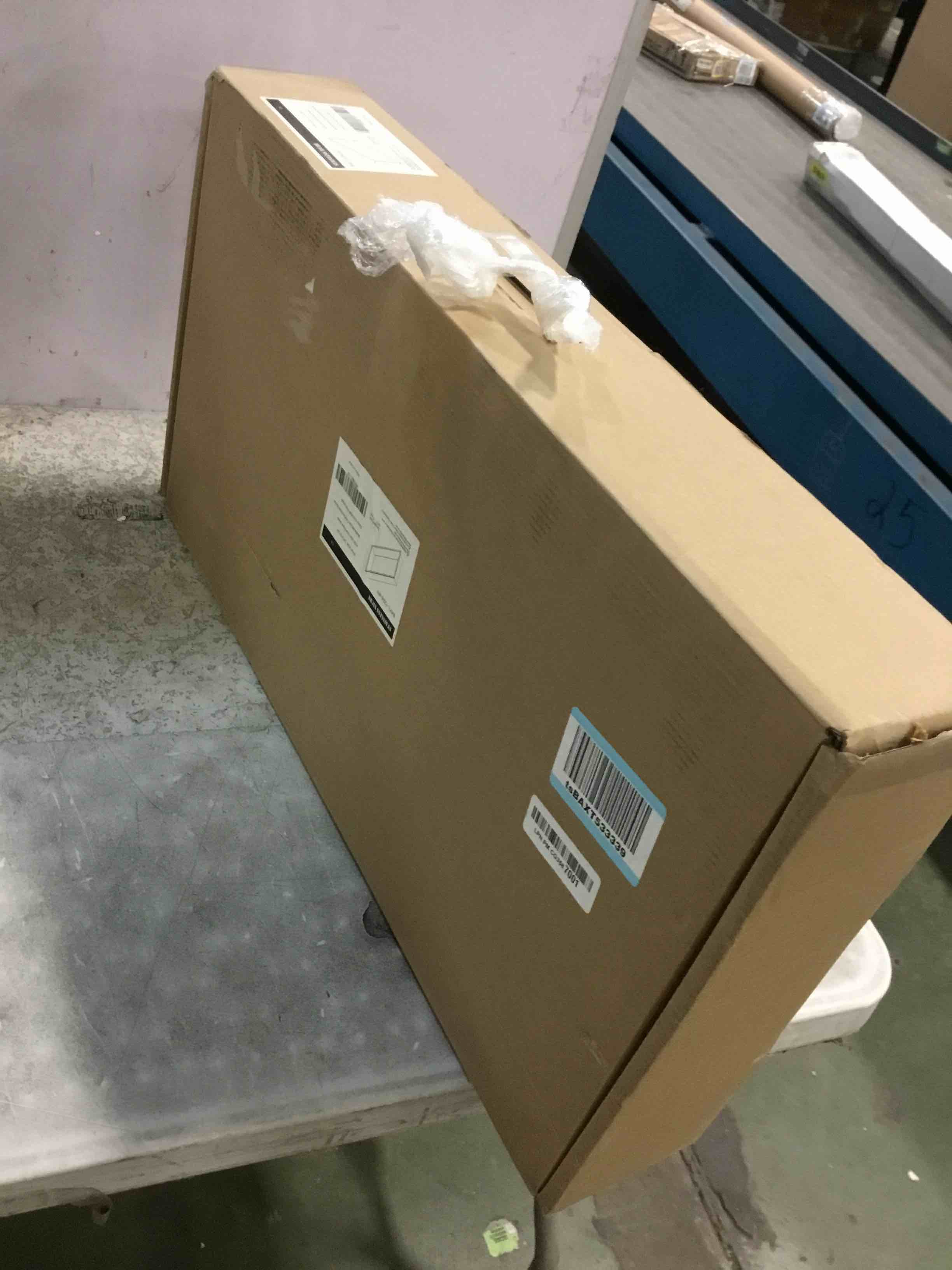 https://s3.amazonaws.com/lotting-images-prod/bidfta/RED6030088_1709126474459.jpeg