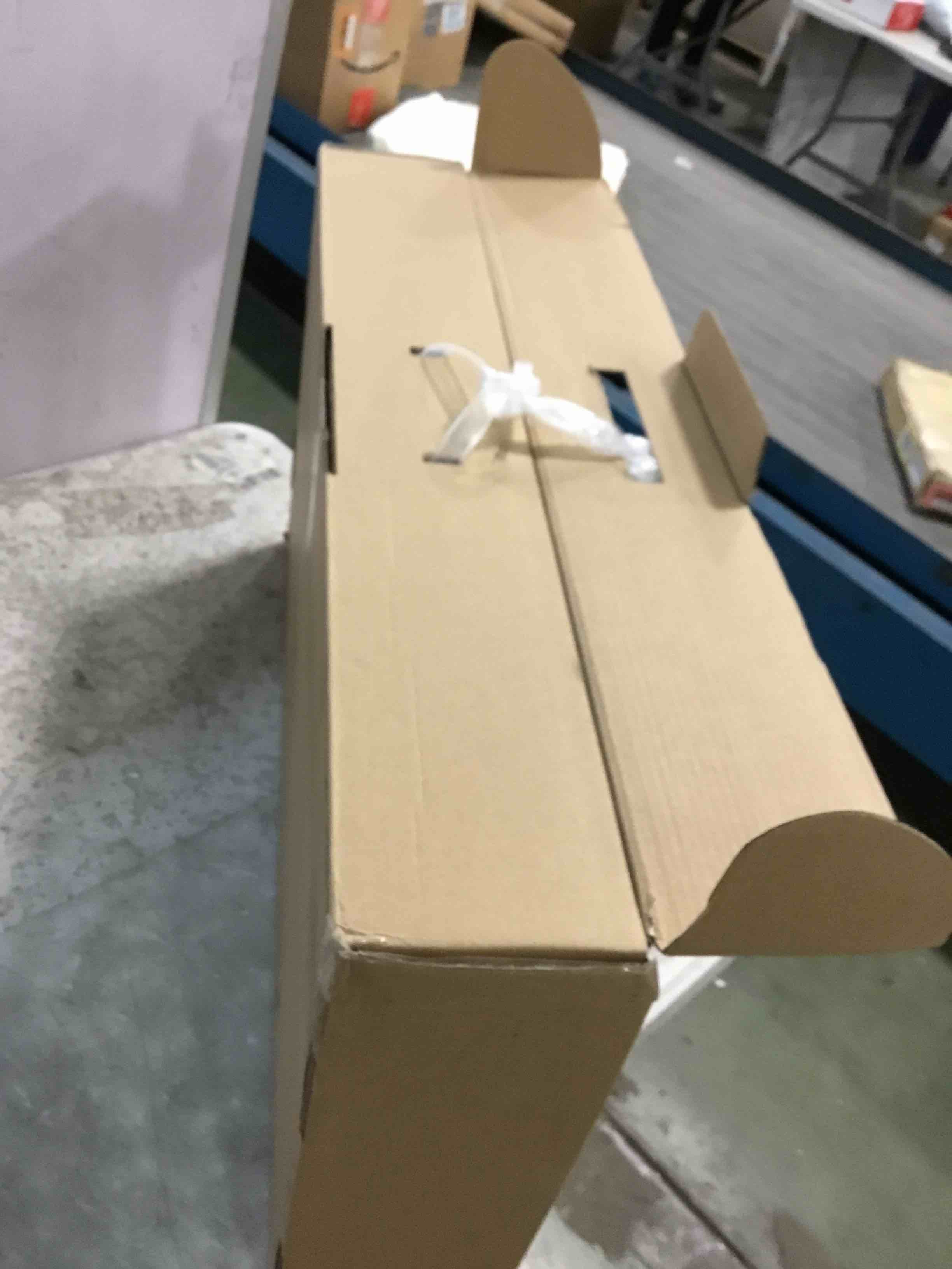 https://s3.amazonaws.com/lotting-images-prod/bidfta/RED6030088_1709126507999.jpeg