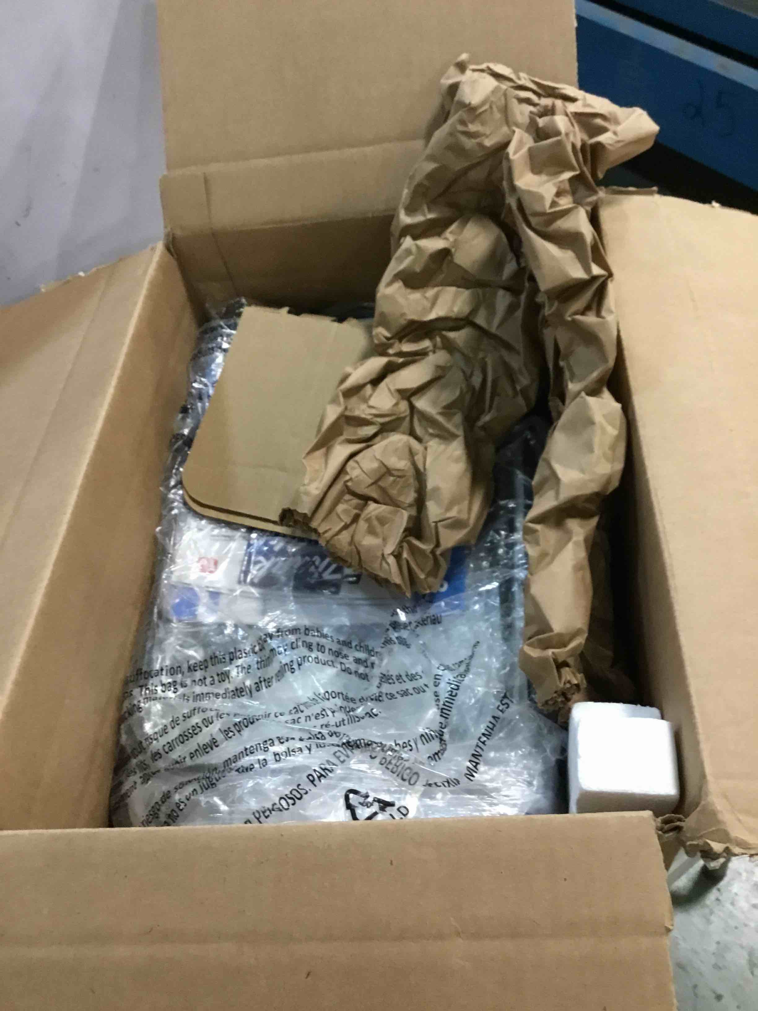 https://s3.amazonaws.com/lotting-images-prod/bidfta/RED6030102_1709128835840.jpeg