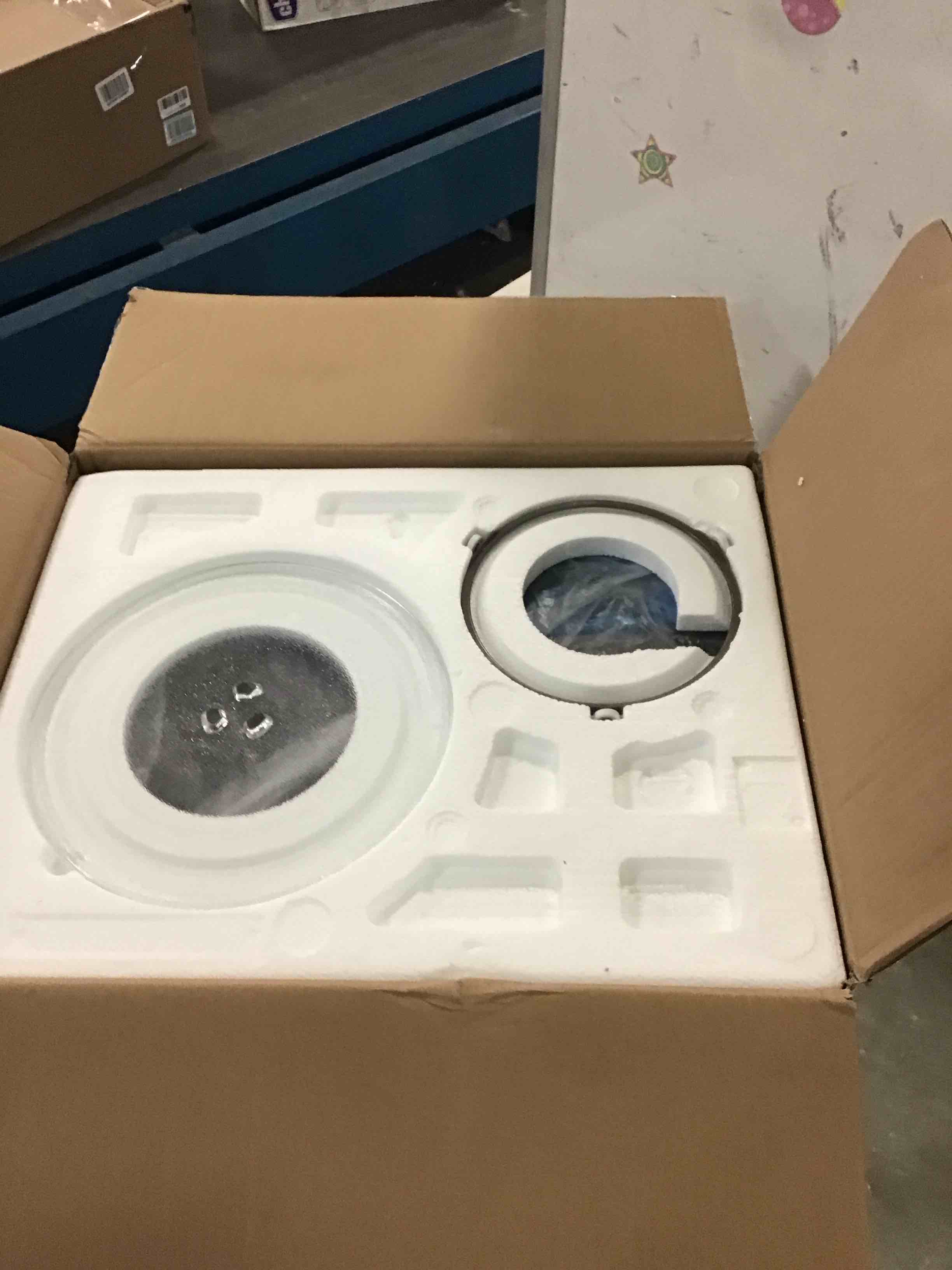 https://s3.amazonaws.com/lotting-images-prod/bidfta/RED6030297_1709209979963.jpeg