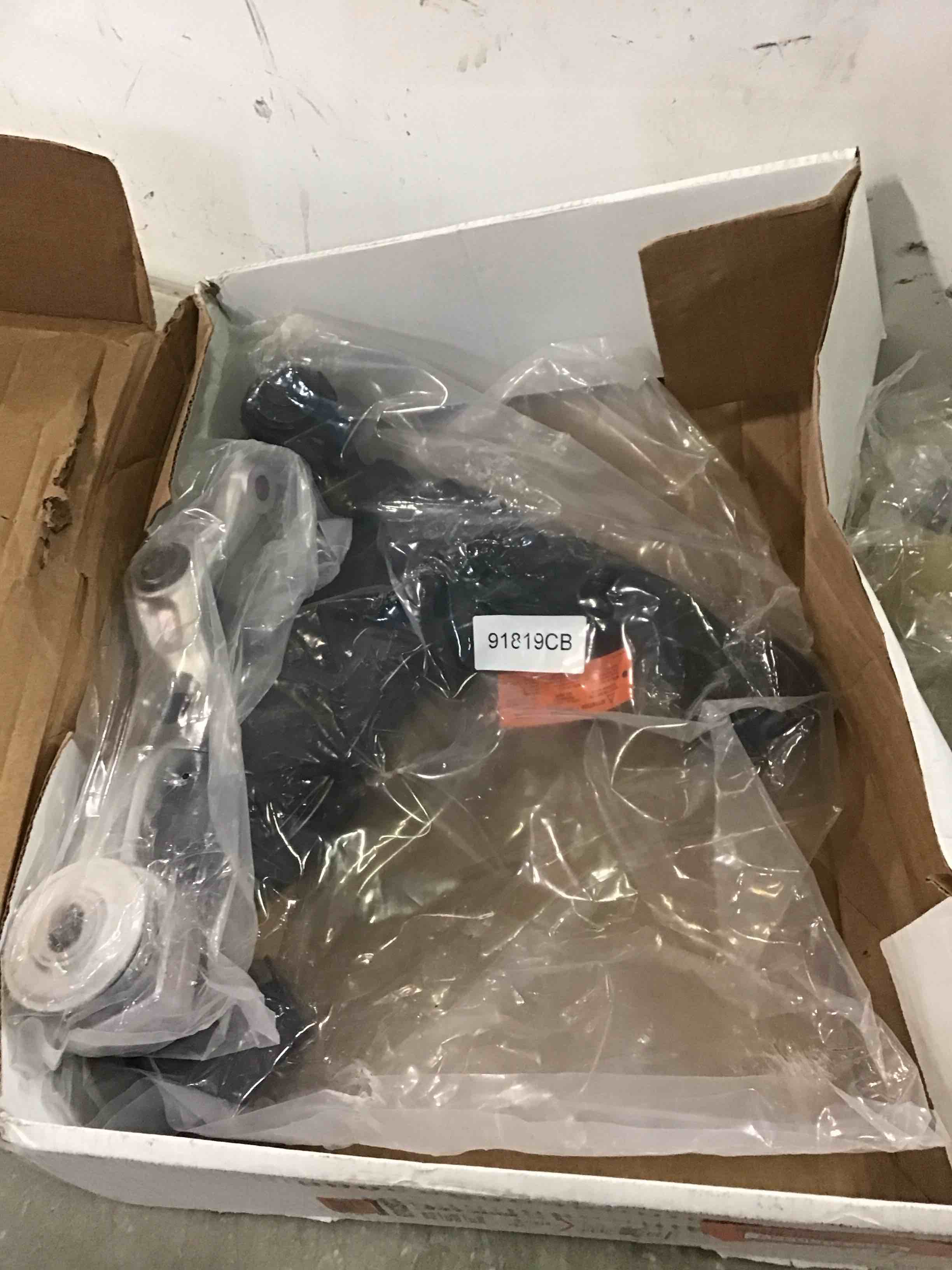 https://s3.amazonaws.com/lotting-images-prod/bidfta/RED6030338_1709214815872.jpeg