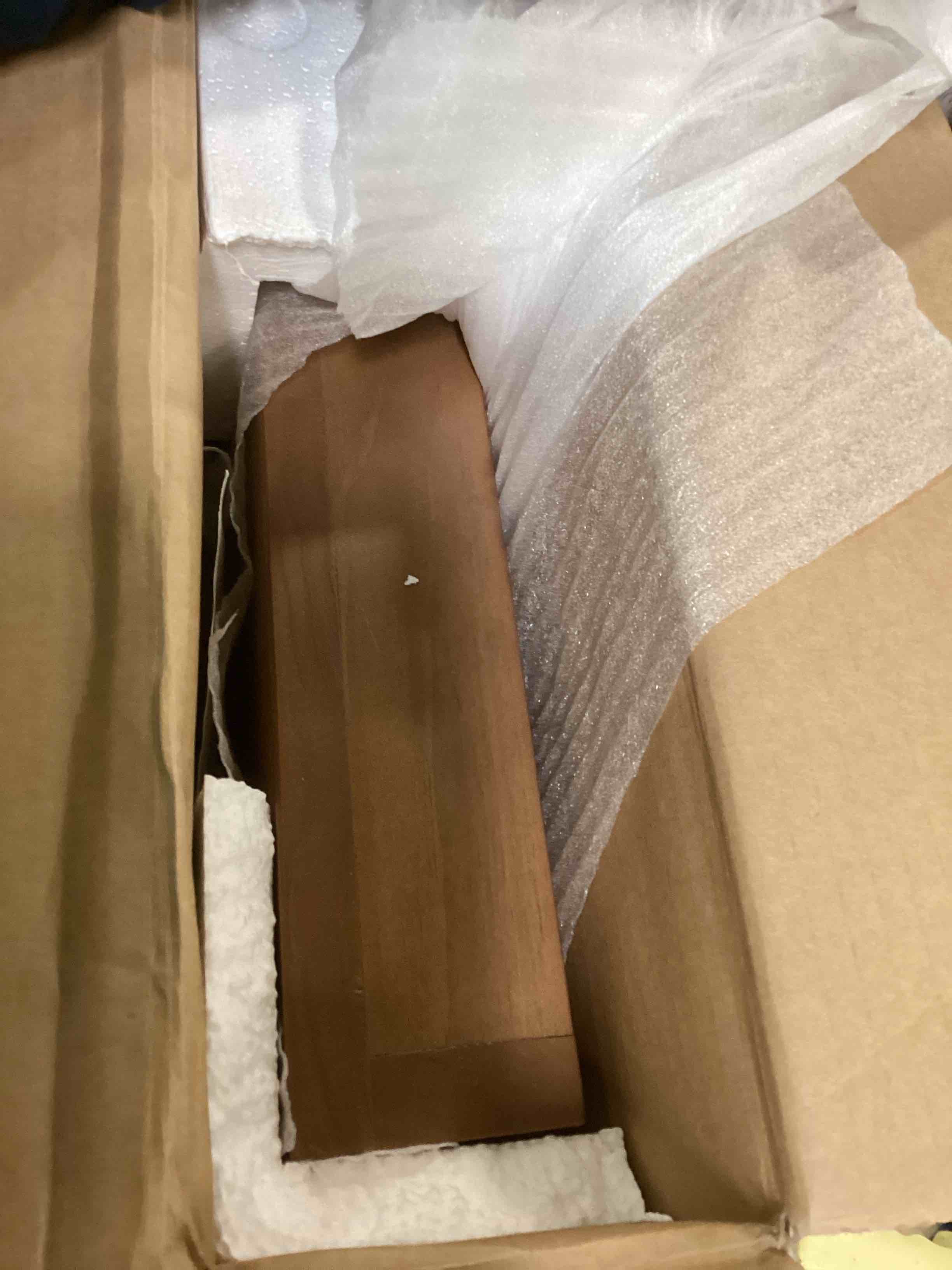 https://s3.amazonaws.com/lotting-images-prod/bidfta/RED6030720_1707852547404.jpeg