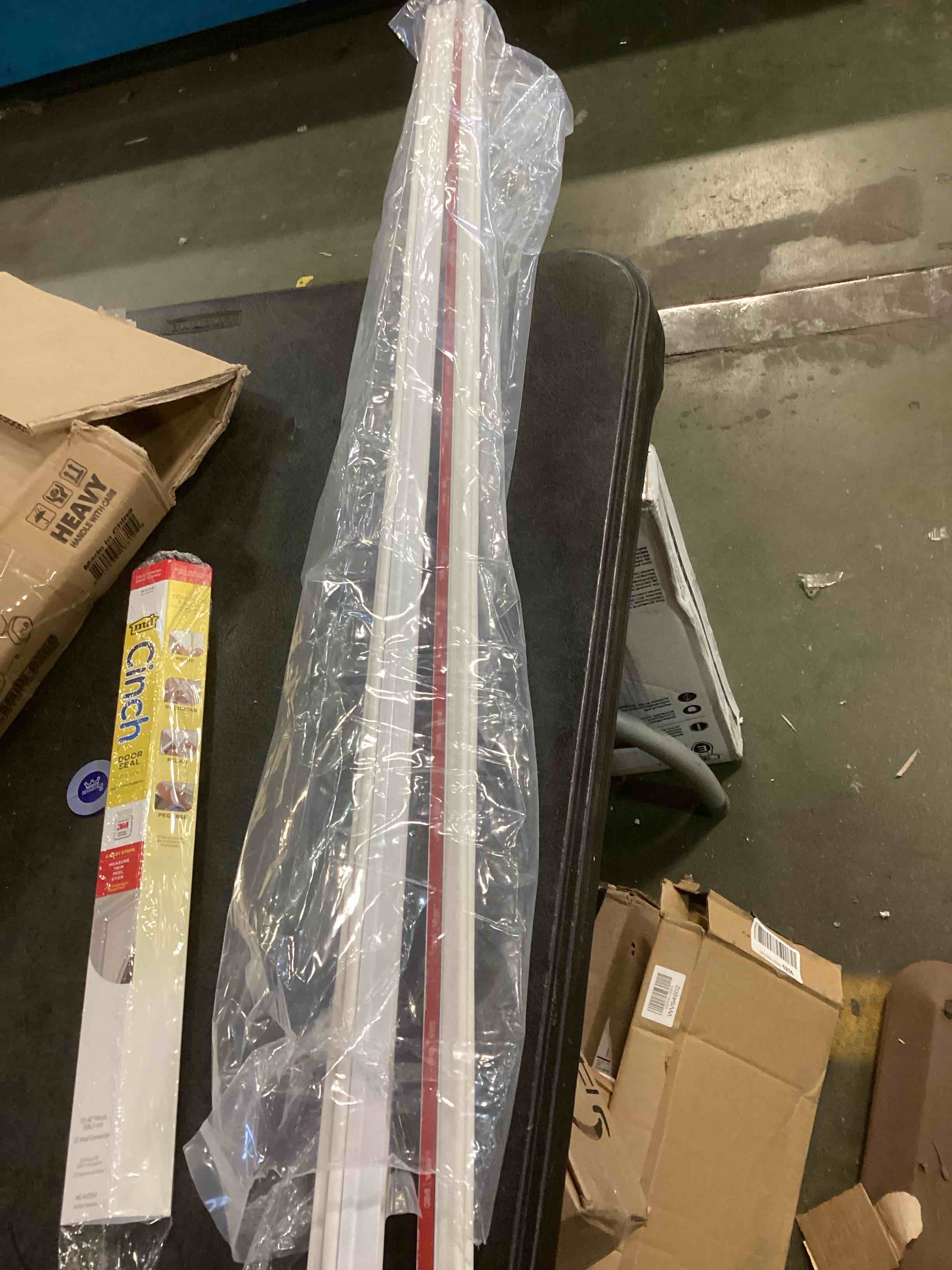 https://s3.amazonaws.com/lotting-images-prod/bidfta/RED6031027_1707942888384.jpeg