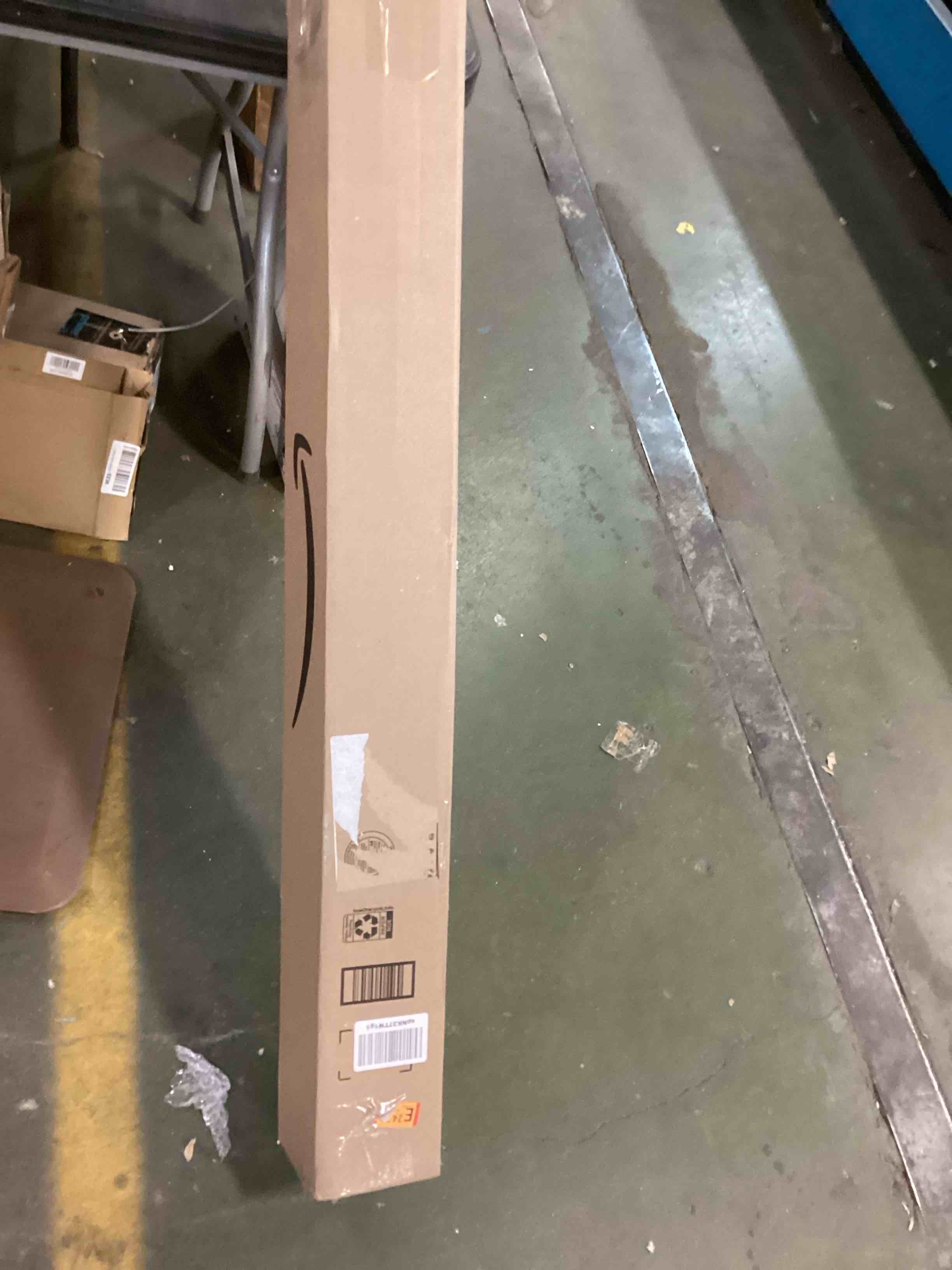 https://s3.amazonaws.com/lotting-images-prod/bidfta/RED6031027_1707942916859.jpeg