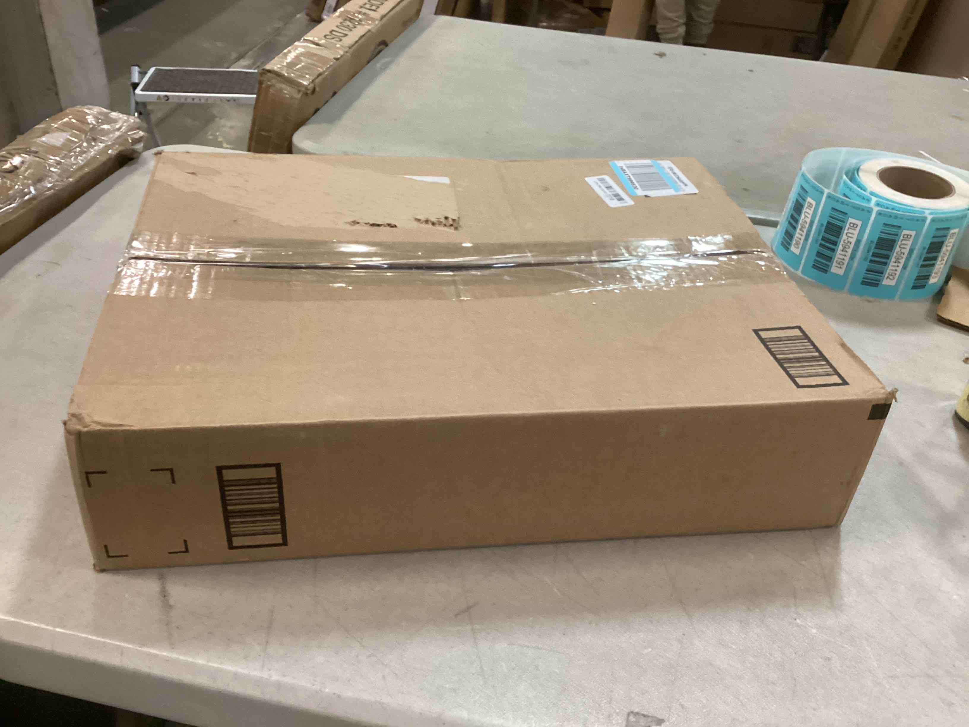 https://s3.amazonaws.com/lotting-images-prod/bidfta/RED6031230_1708018103639.jpeg