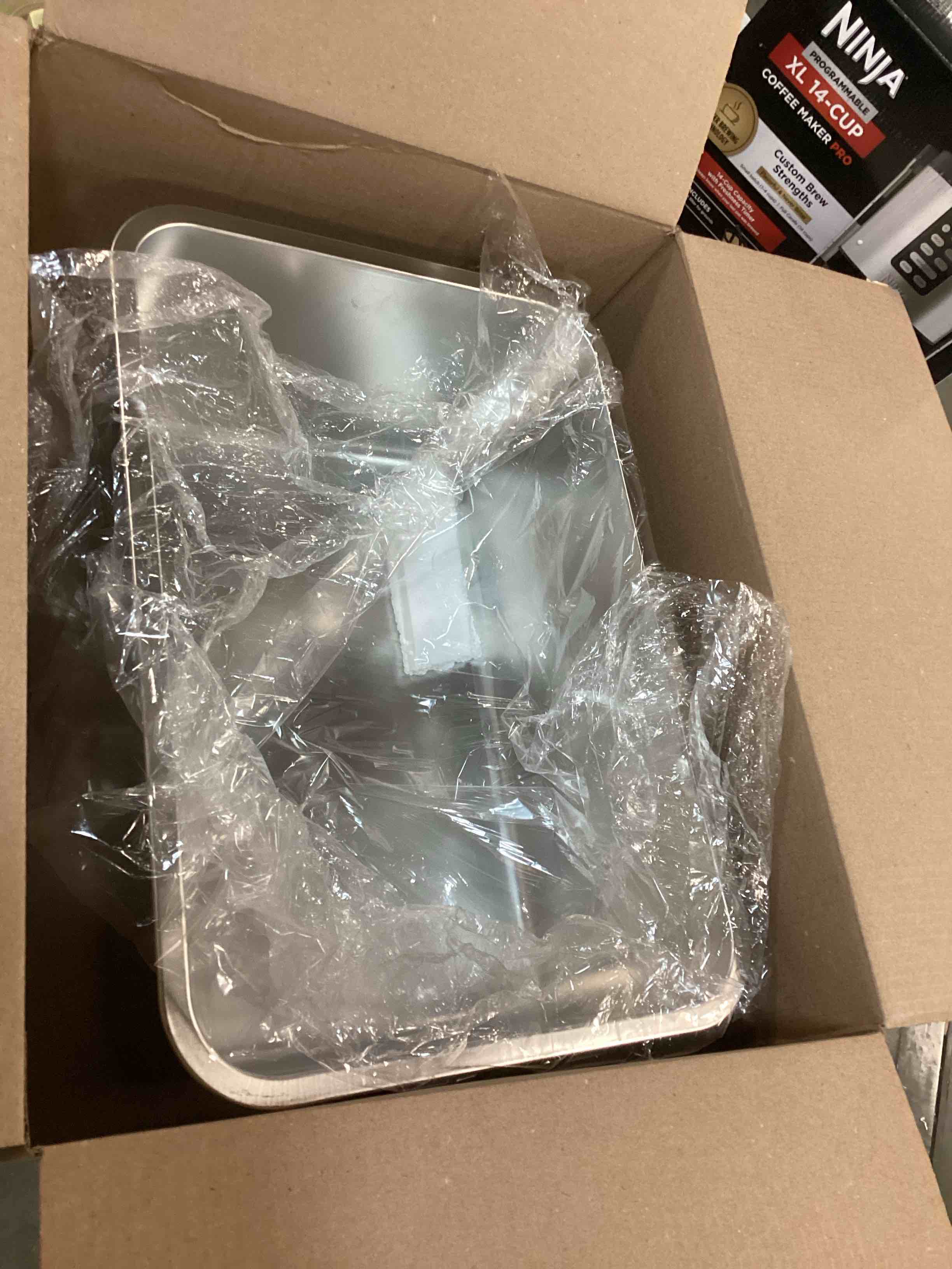 https://s3.amazonaws.com/lotting-images-prod/bidfta/RED6031530_1708112977386.jpeg