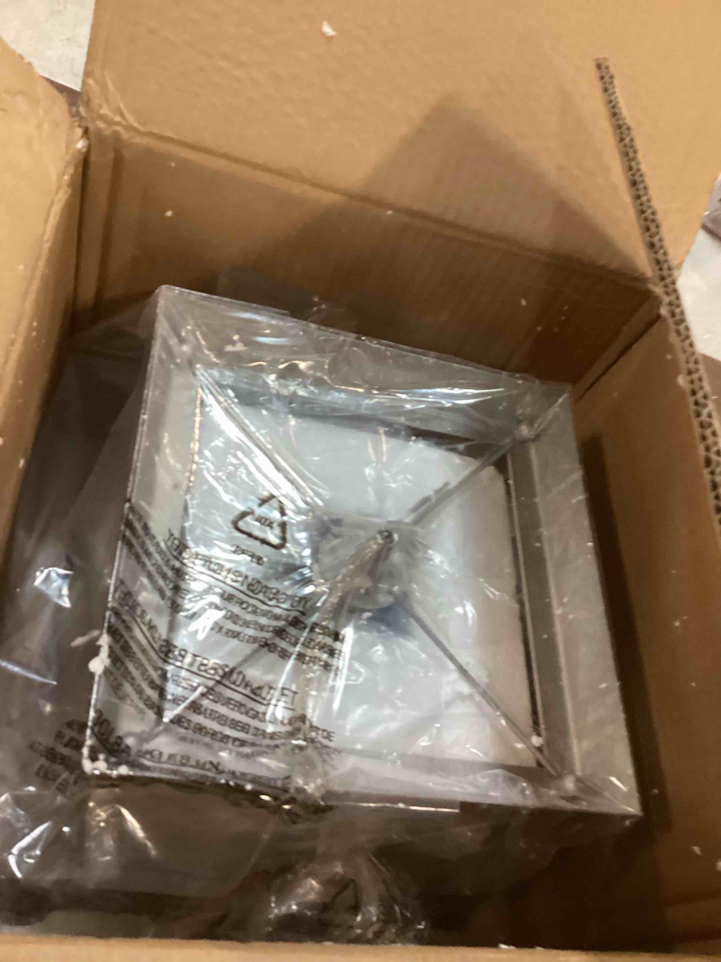 https://s3.amazonaws.com/lotting-images-prod/bidfta/RED6031789_1708344545410.jpeg