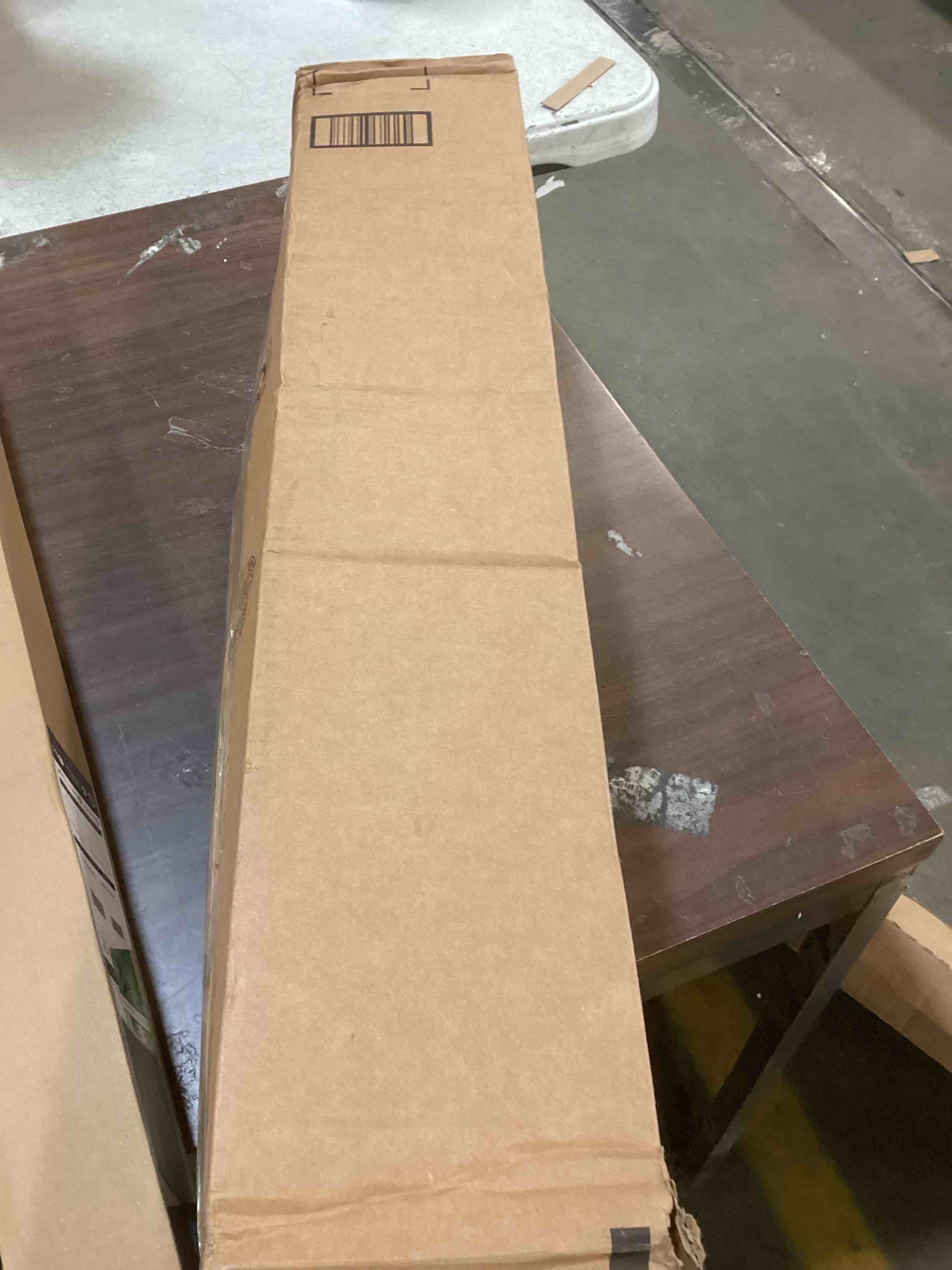https://s3.amazonaws.com/lotting-images-prod/bidfta/RED6031832_1708348523472.jpeg