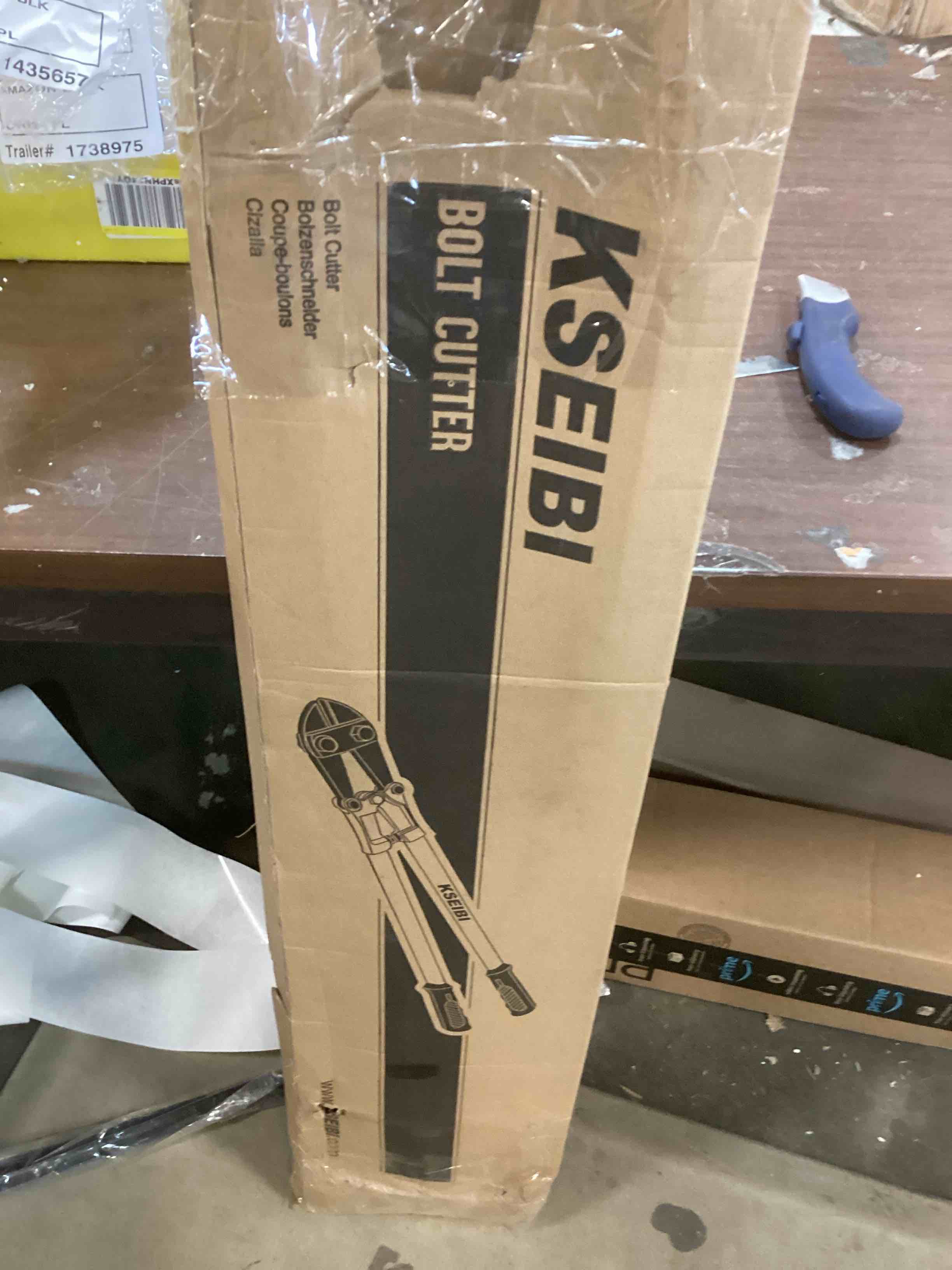 https://s3.amazonaws.com/lotting-images-prod/bidfta/RED6031908_1708358064163.jpeg