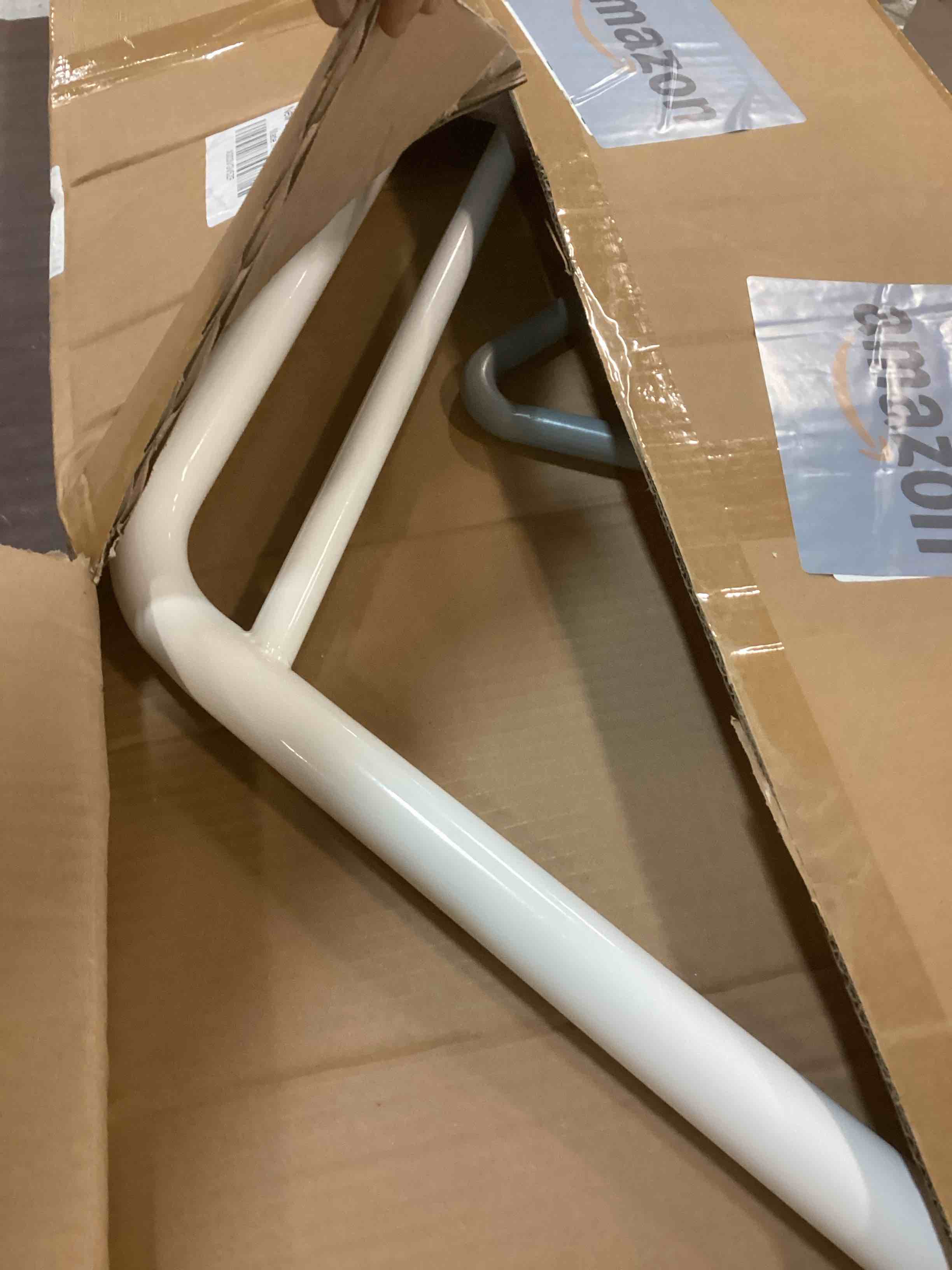 https://s3.amazonaws.com/lotting-images-prod/bidfta/RED6031916_1708358889006.jpeg