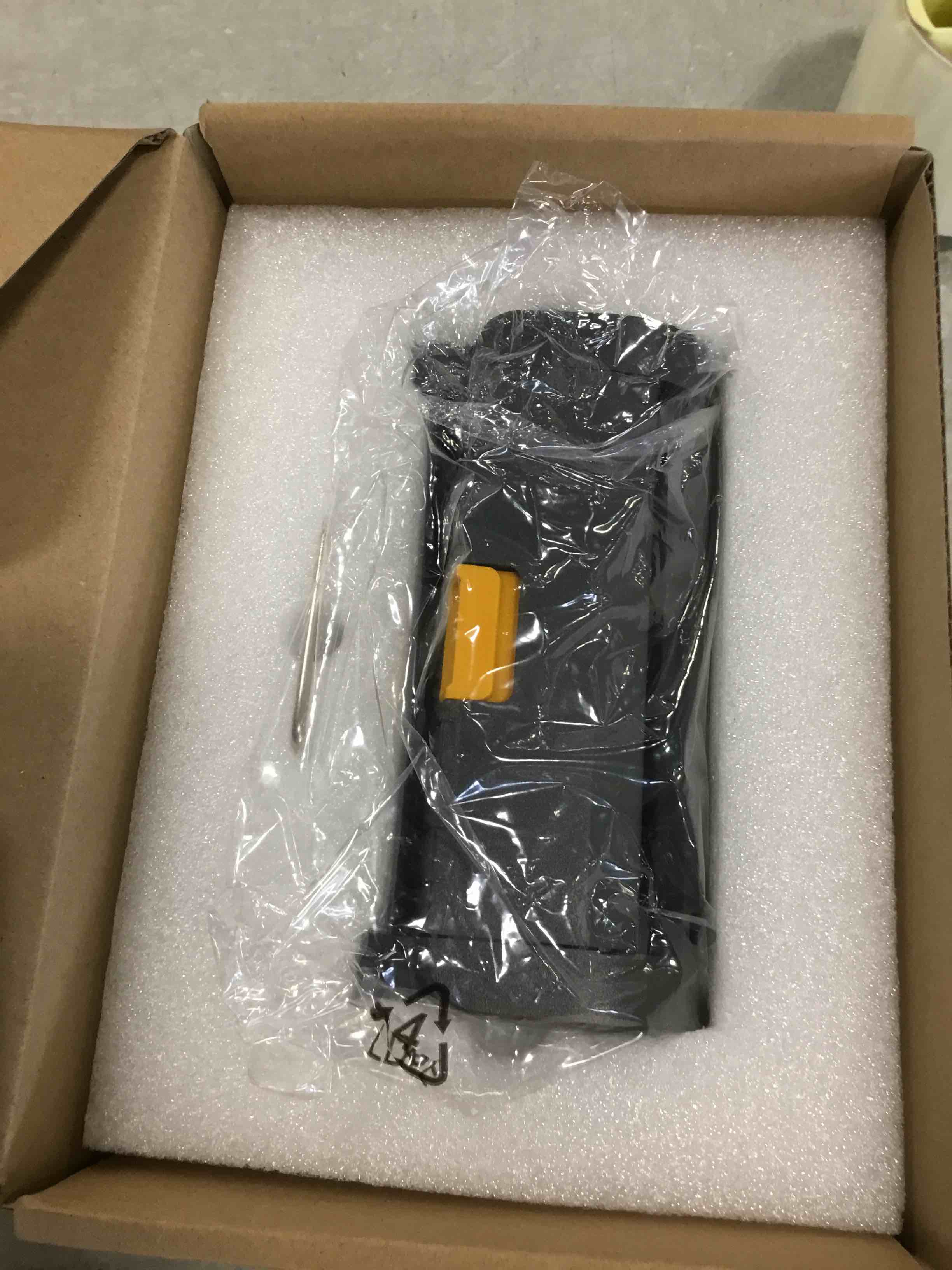 https://s3.amazonaws.com/lotting-images-prod/bidfta/RED6033345_1715092423639.jpeg