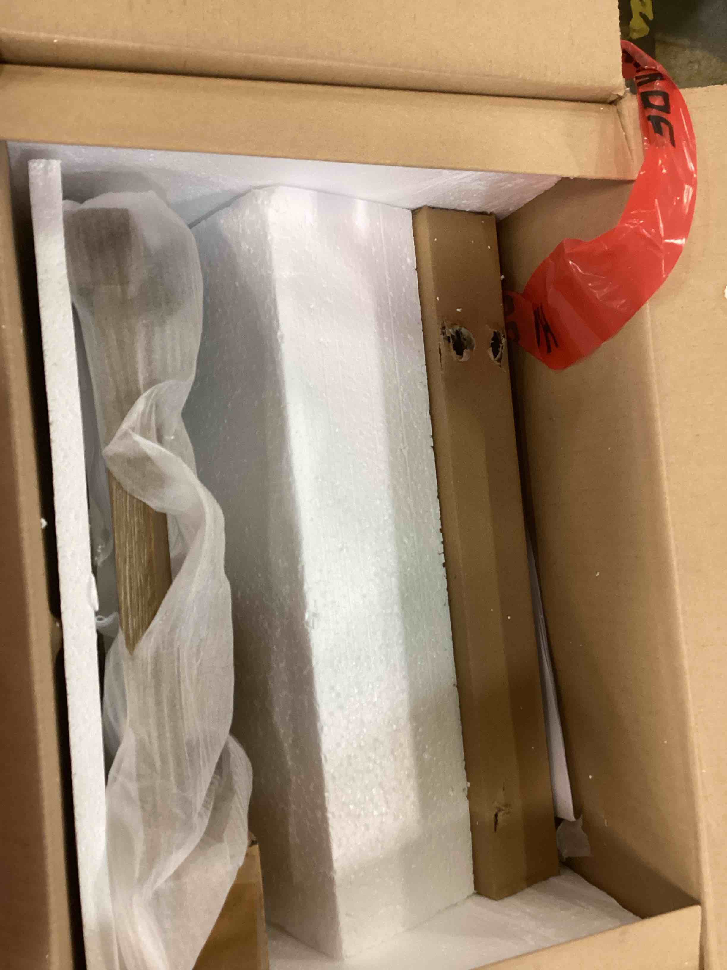 https://s3.amazonaws.com/lotting-images-prod/bidfta/RED6033800_1715709818428.jpeg