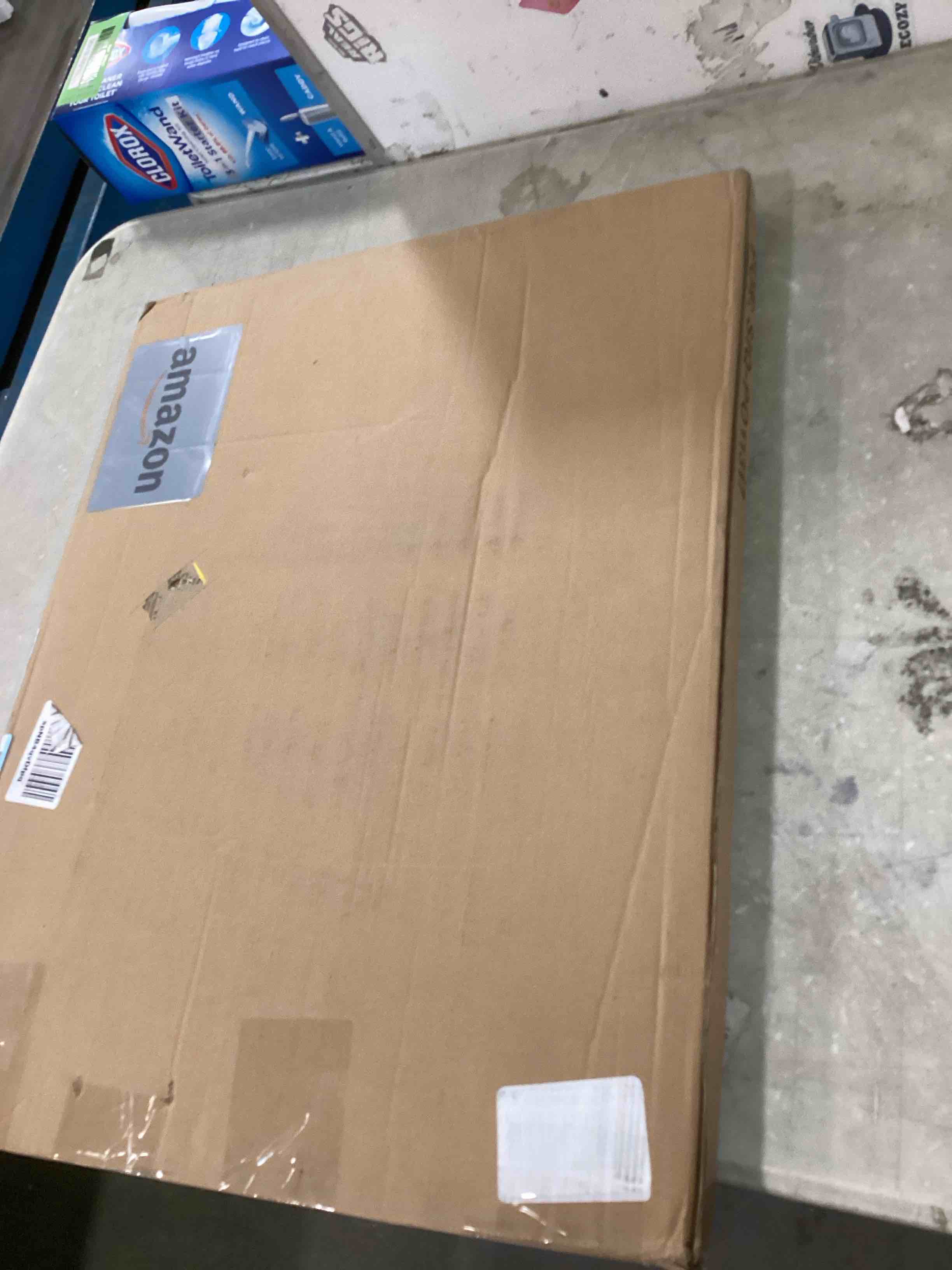 https://s3.amazonaws.com/lotting-images-prod/bidfta/RED6034014_1715786210051.jpeg